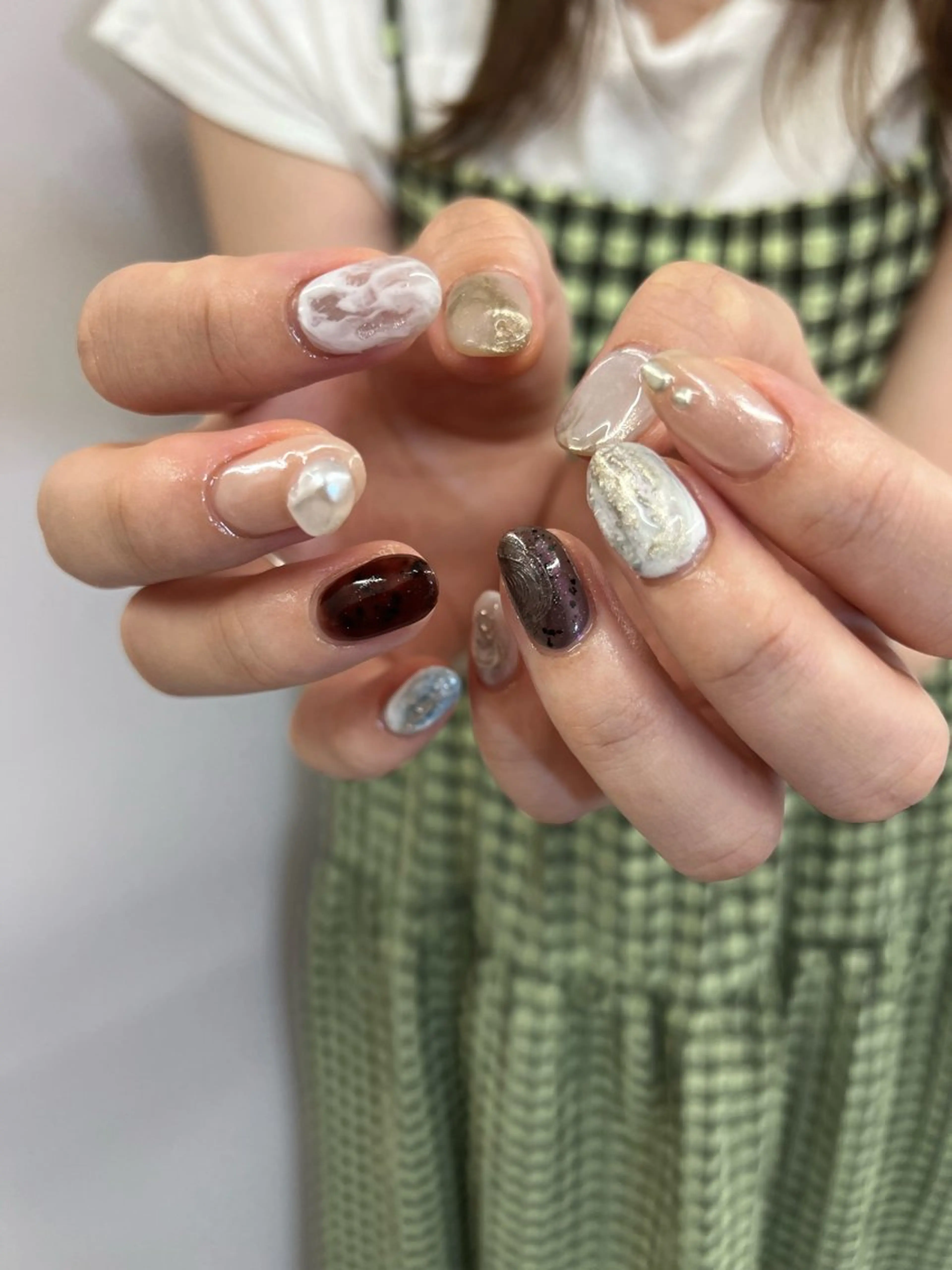 ネイル ブラウン ジェルネイル マグネットネイル ニュアンスネイル パラジェル ハンドネイル ハンドケア Bana_ Nailのネイルデザイン