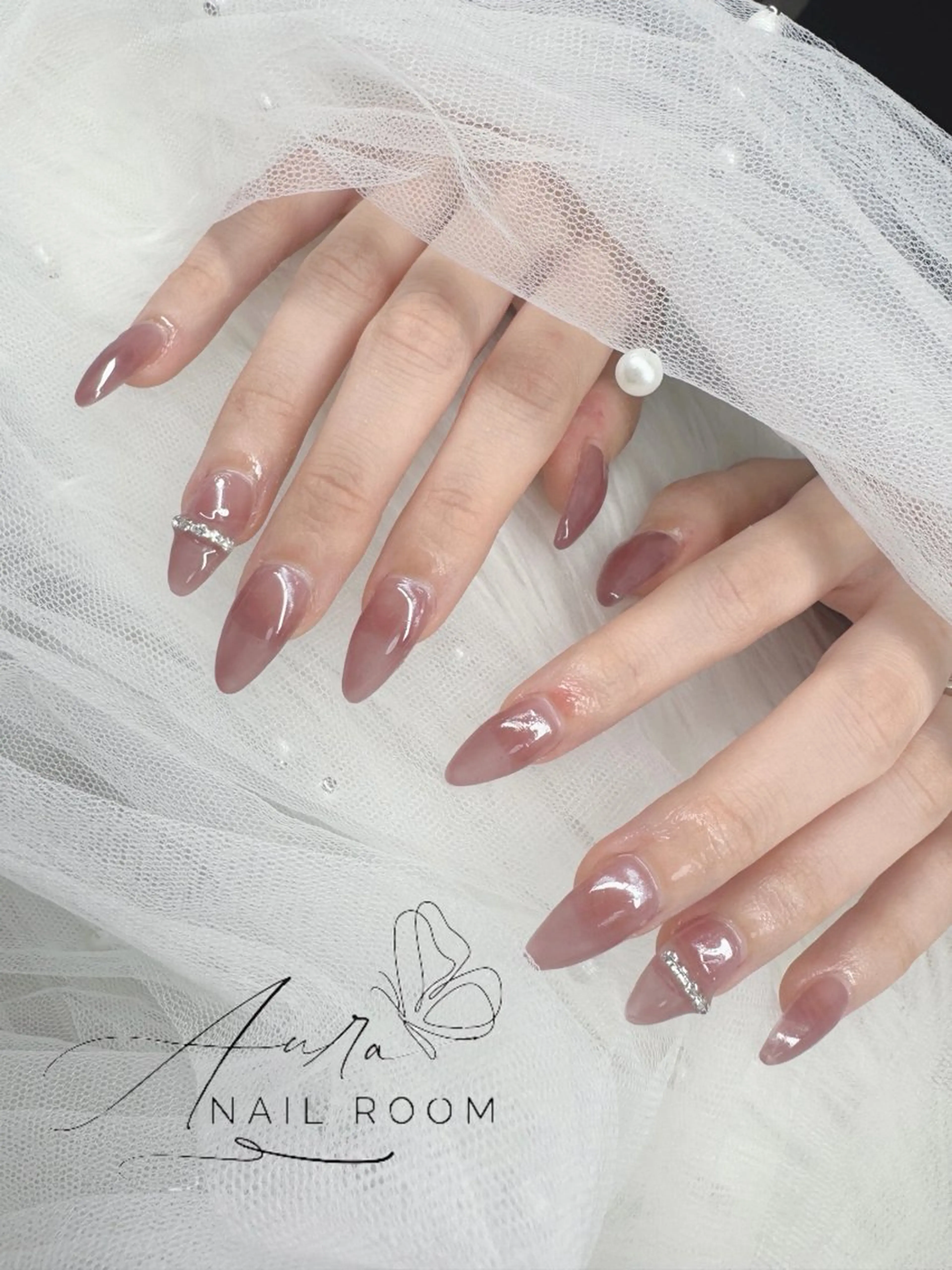 ネイル Luna (Aura nail room)のネイルデザイン