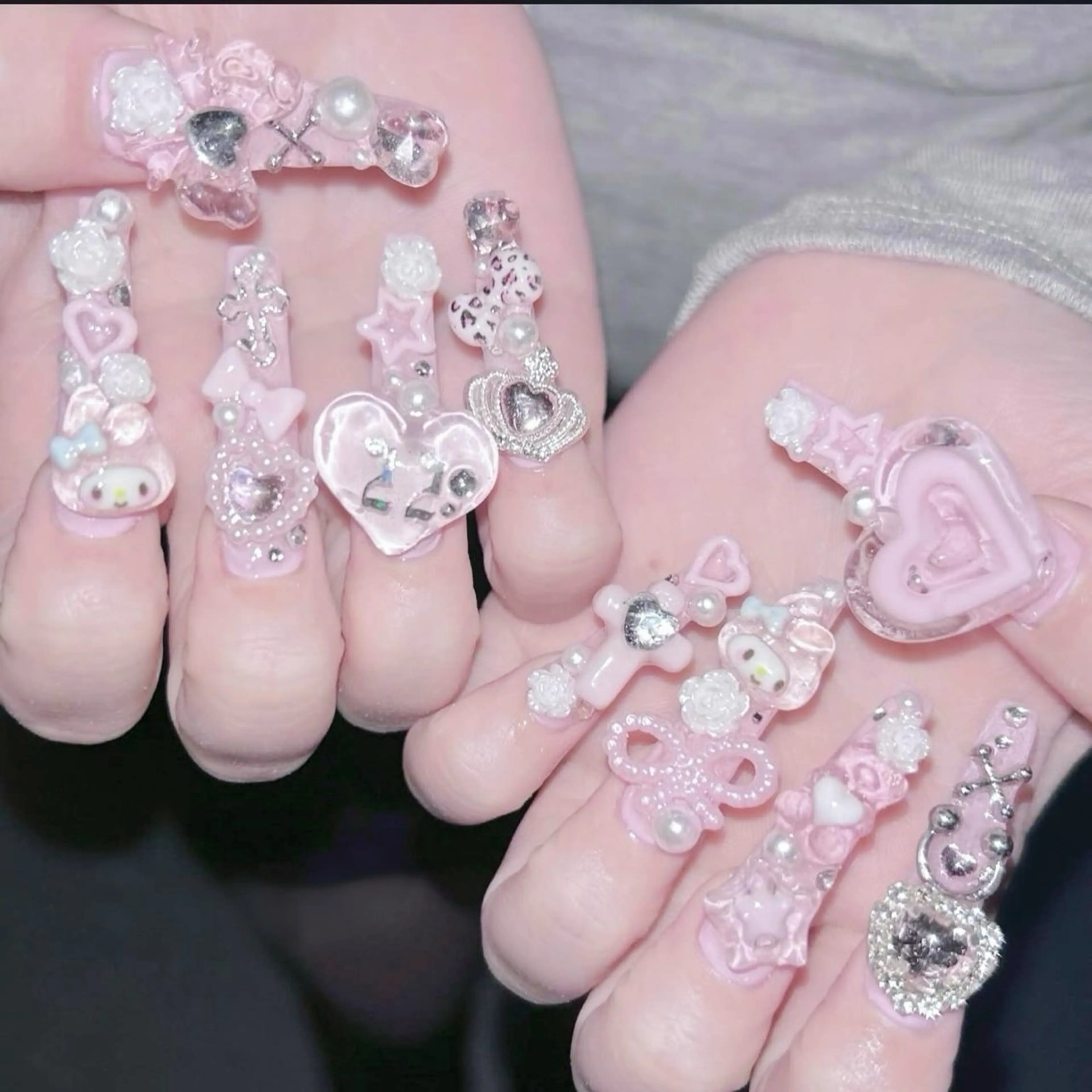 メンズ ネイル メンズ韓国風 アートネイル フレンチネイル ジェルネイル キラキラネイル ハンドネイル Bloom スカルプ専門店のネイルデザイン