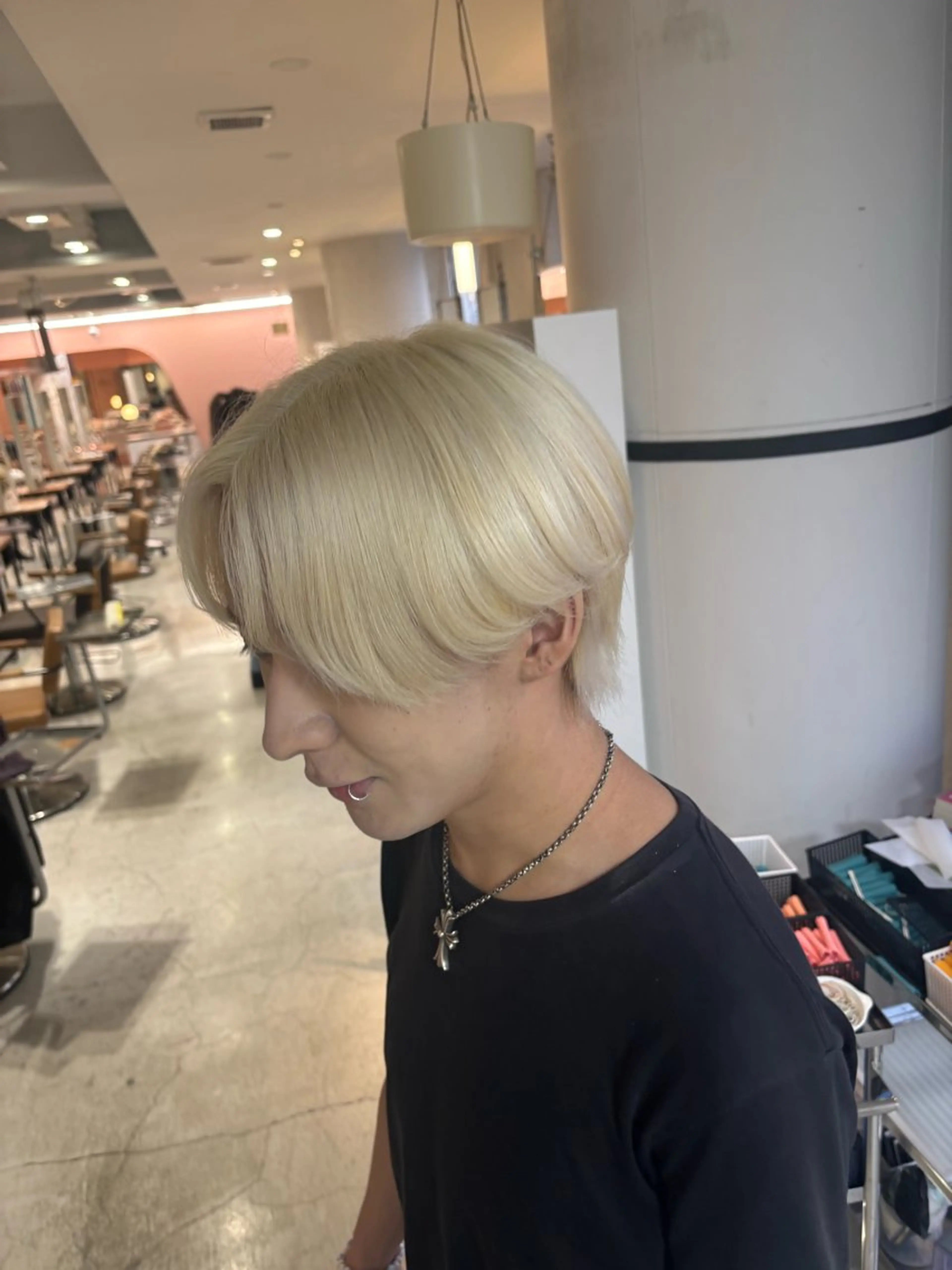 ショート カラー メンズ 抜きっぱなしブロンド ヘアカラー トリートメント L studio【エルスタジオ】所属・元地雷系美容師🫶 RYUSEI🐈‍⬛のヘアスタイル