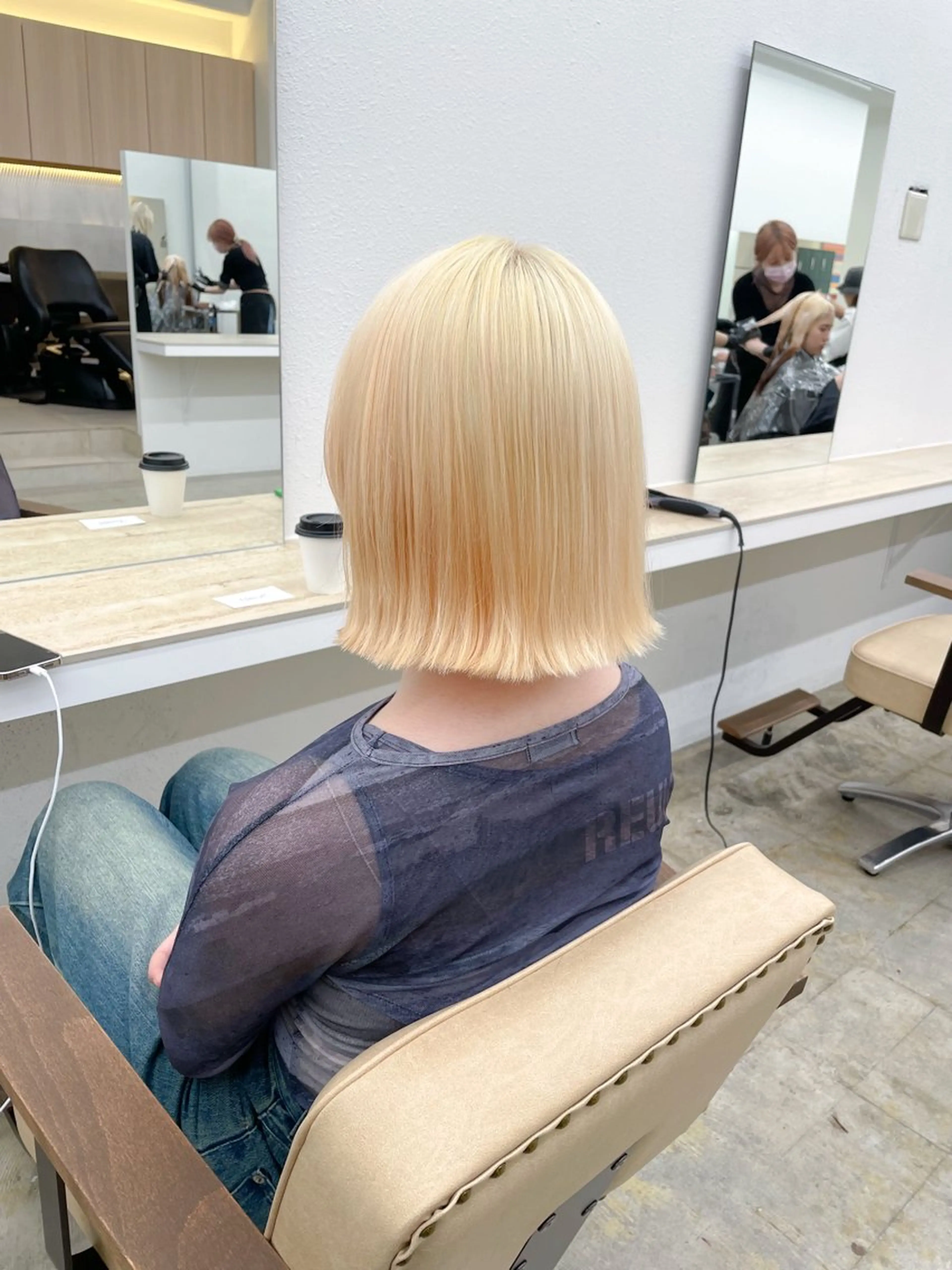 ミディアム カラー ブリーチ 抜きっぱなしブロンド ブロンド ケアブリーチ ハイトーンカラー ヘアカラー トリートメント ハイトーン/レイヤー /ケアブリーチ石川治のヘアスタイル