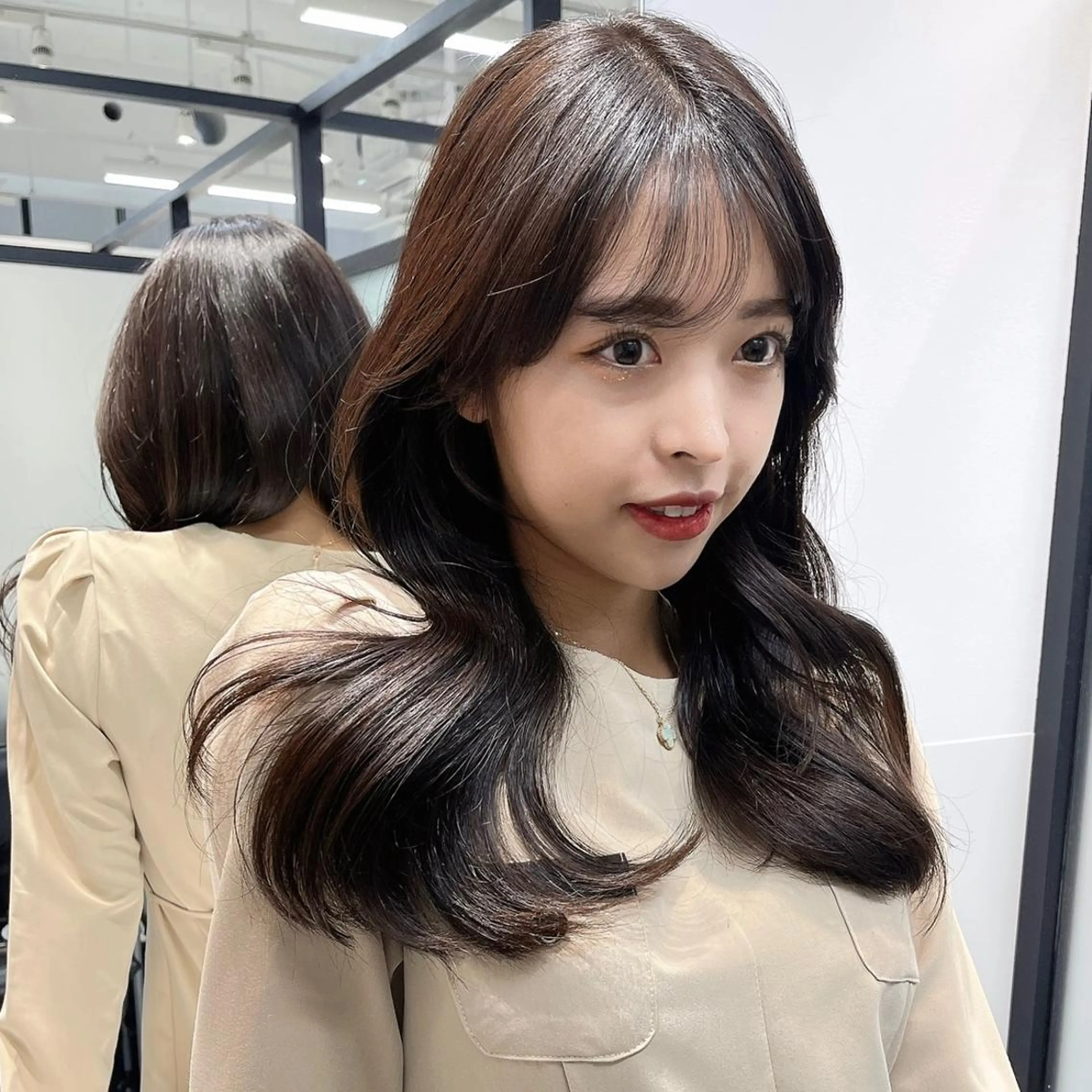 ロング レイヤーカット カット 縮毛矯正 トリートメント 韓国レイヤーカット 髪質改善▫️水野有真のヘアスタイル