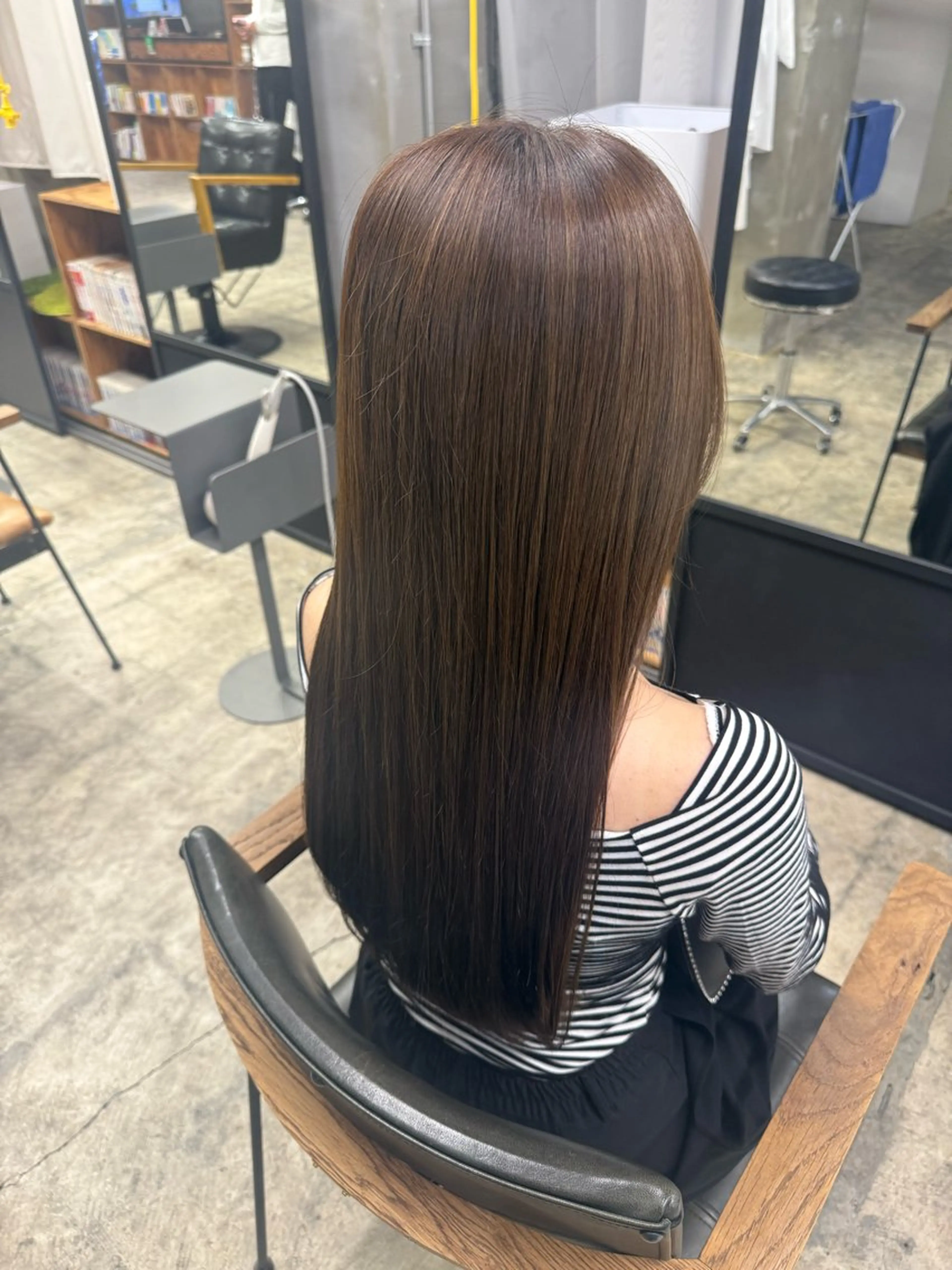 カラー 三谷 優芽のヘアスタイル