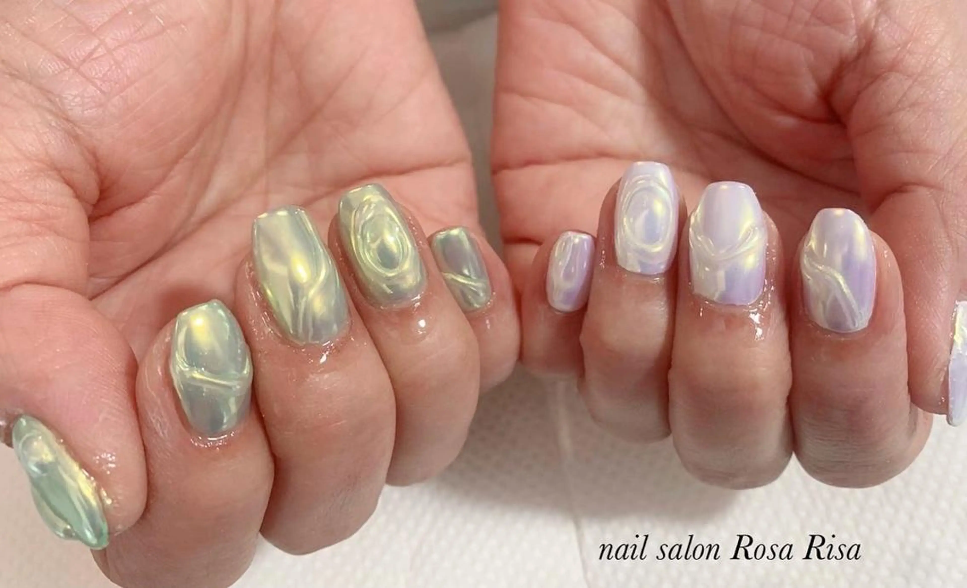 ミディアム ネイル オーロラネイル ネイルスタジオ シェイクユアハンズのネイルデザイン
