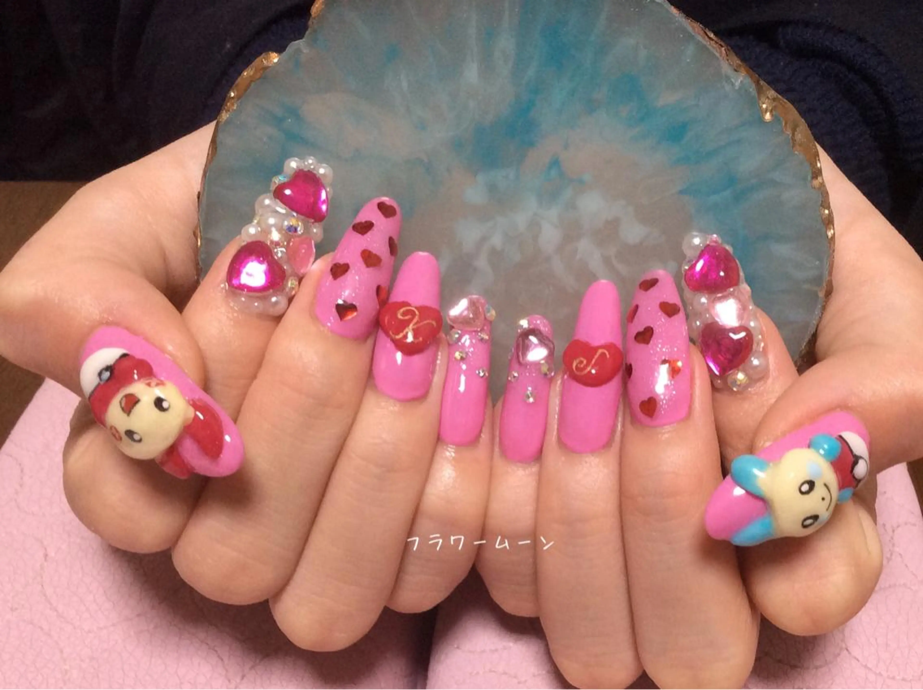 ネイル フラワー ムーンのネイルデザイン