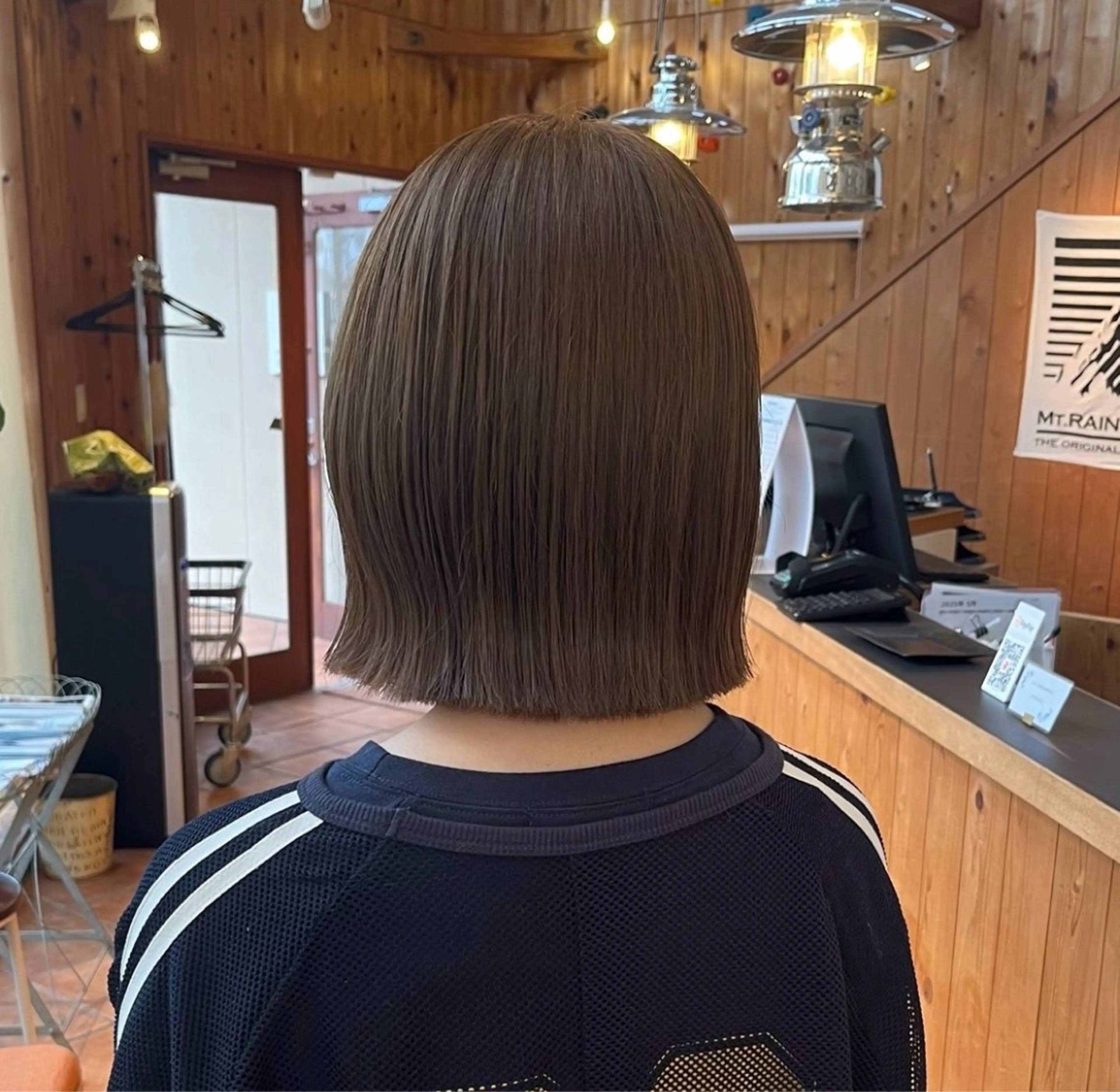 ミディアム くびれヘア 藤田 ゆりなのヘアスタイル