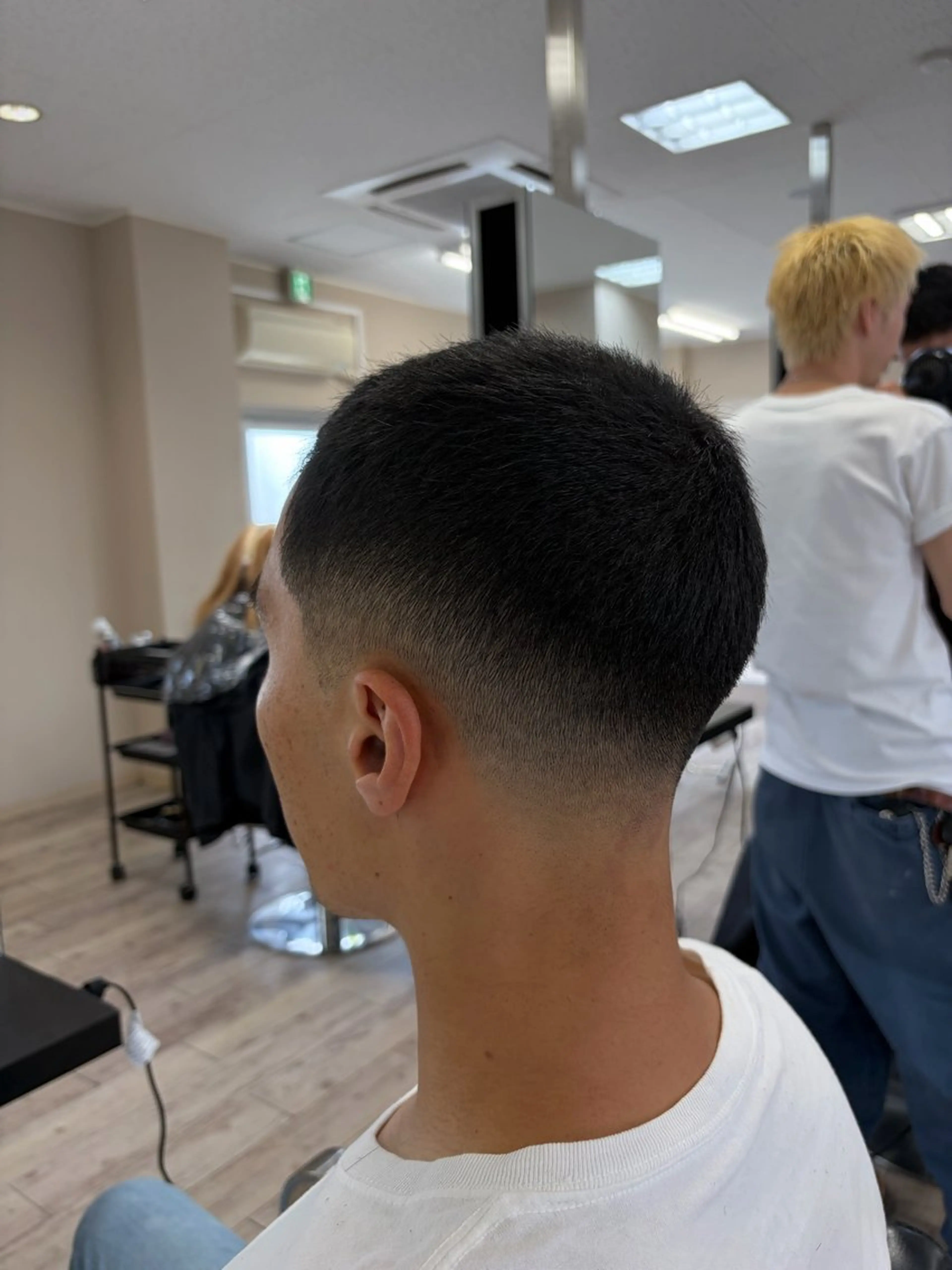 ショート メンズ TIDEHAIR 志羽のヘアスタイル