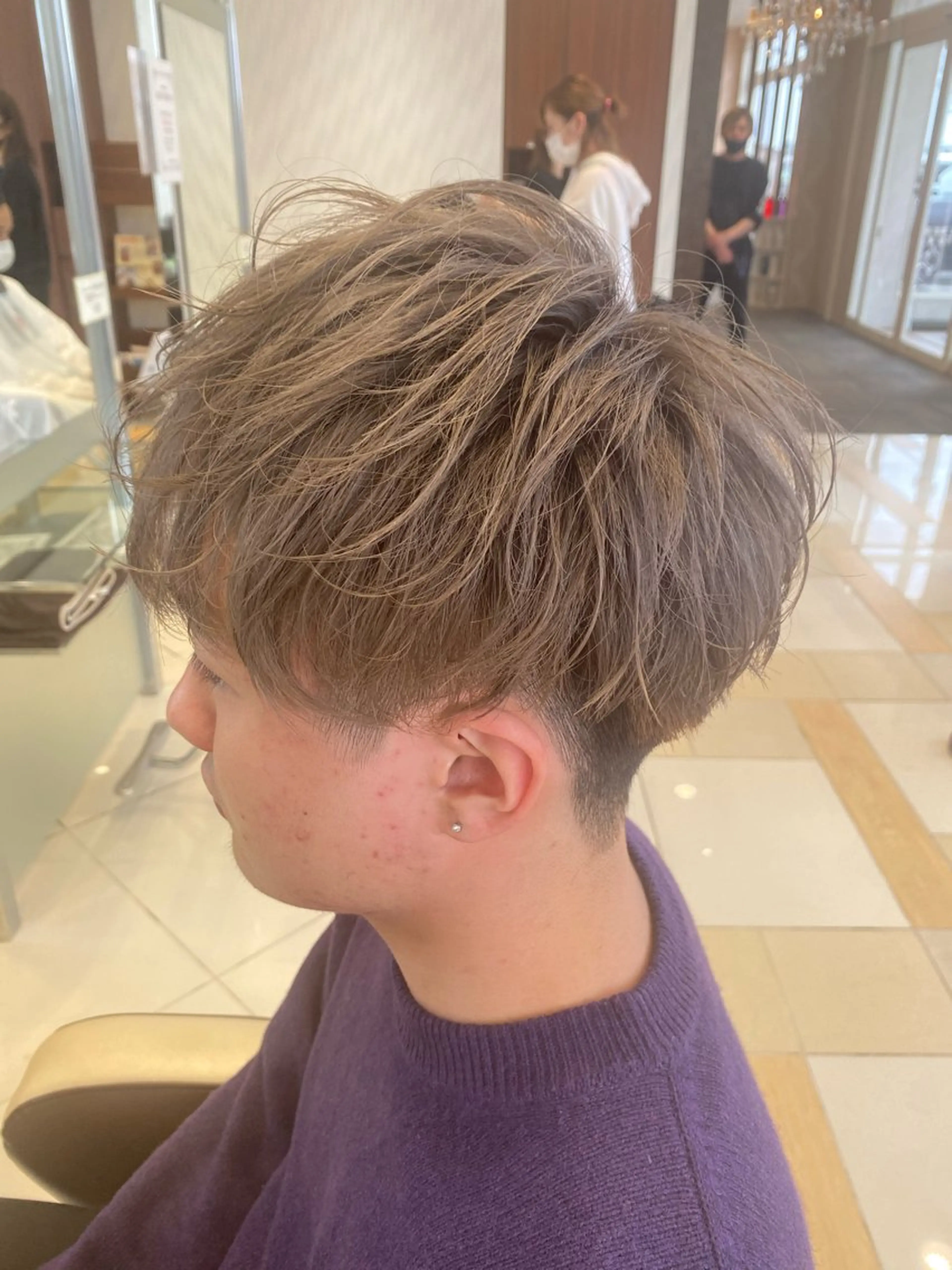 カット＋ブリーチオンカラー＋ダメージケアTRの写真