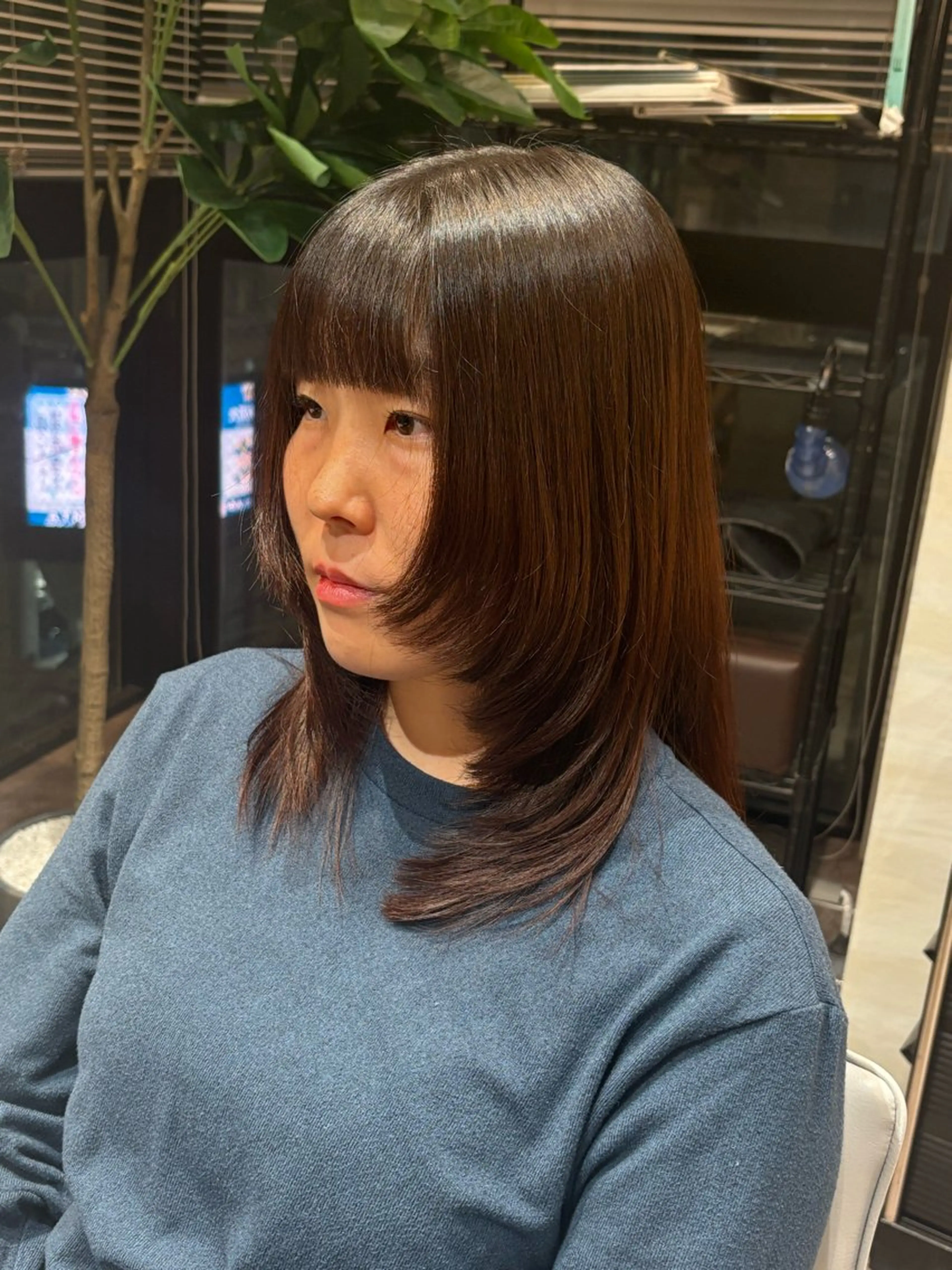 ミディアム momoka/茶屋町 /艶髪カラーのヘアスタイル