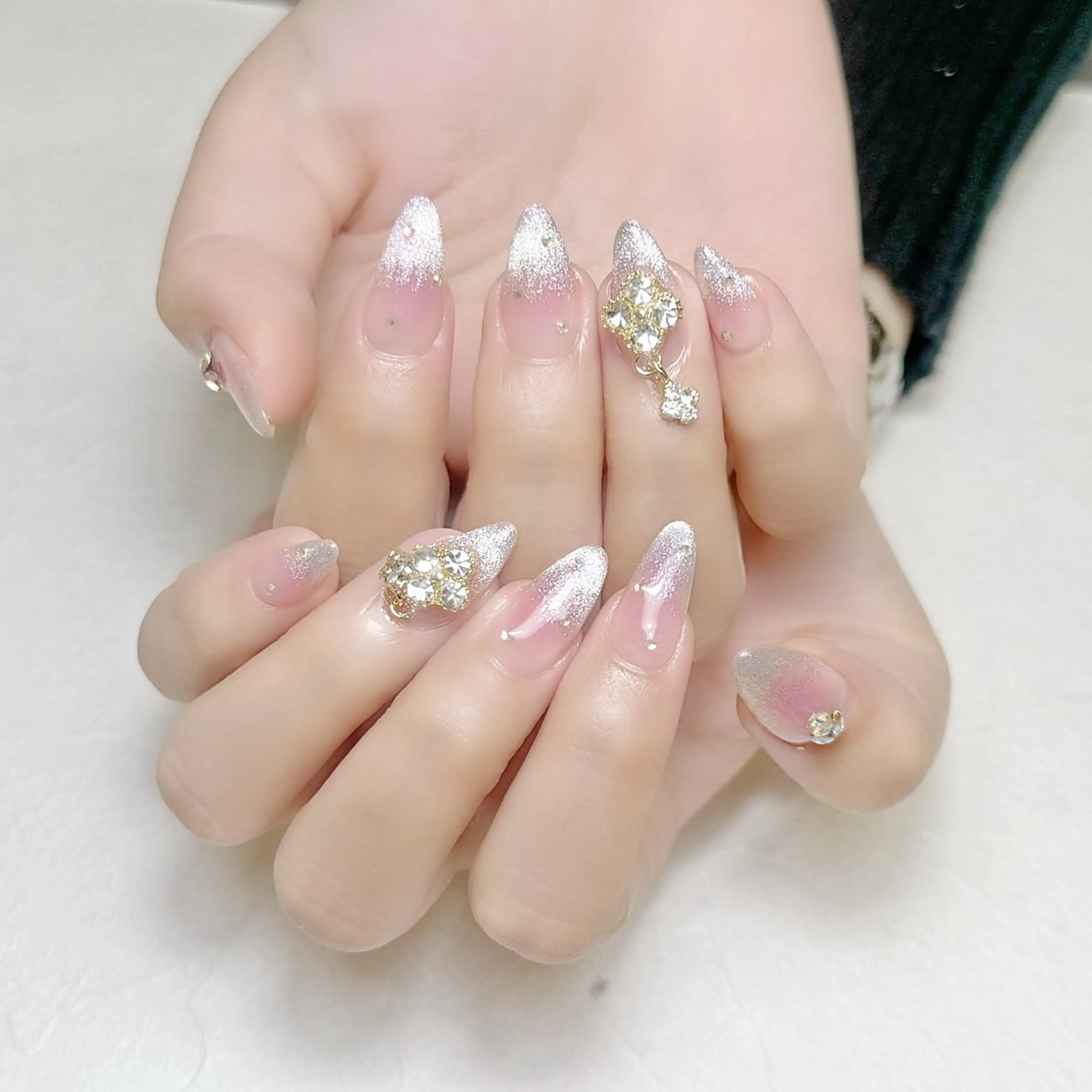 ネイル チークネイル マグネットネイル ワンホンネイル rouse nail RISATOのネイルデザイン