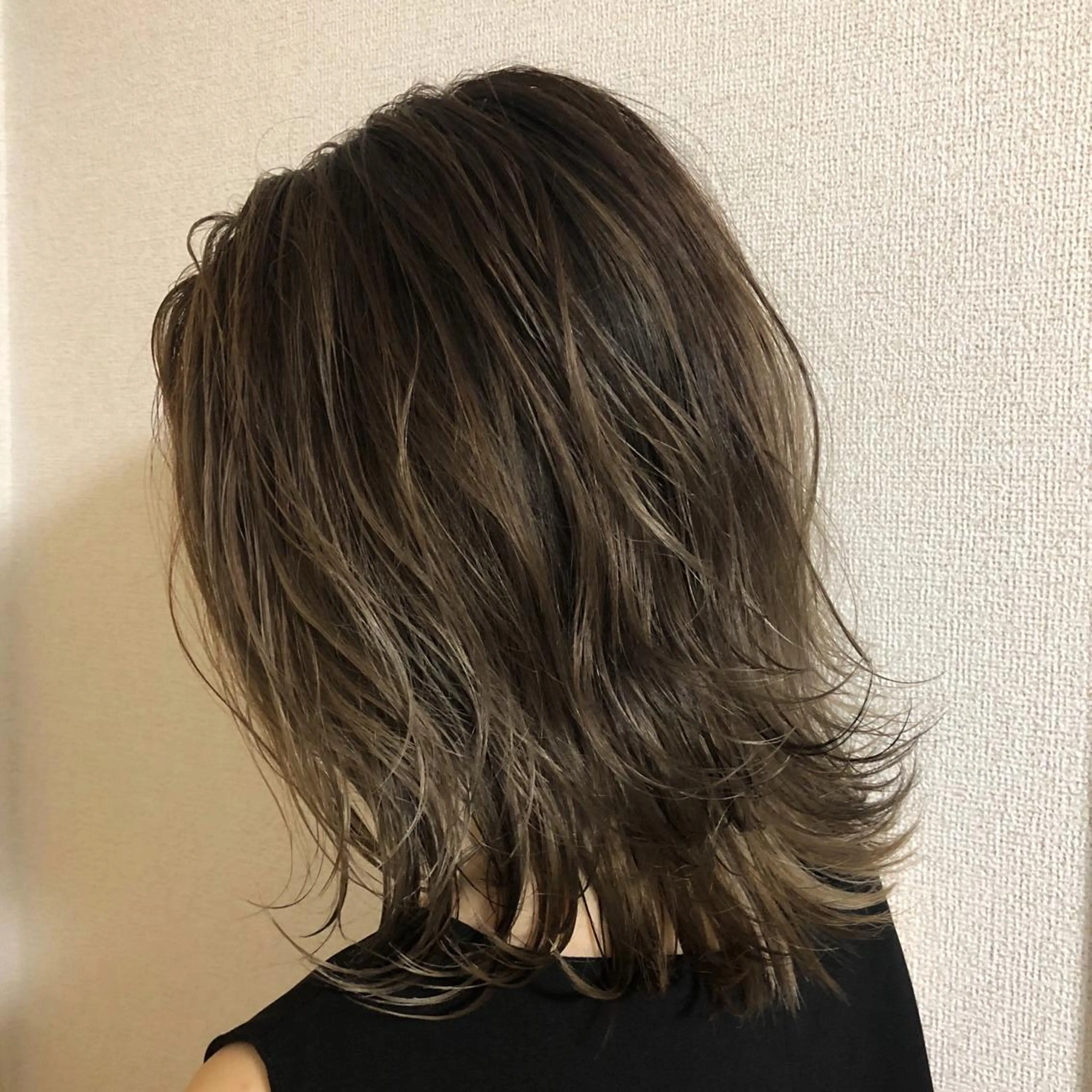 ミディアム レイヤーカット 本町/新町/心斎橋 透明感カラーSANCのヘアスタイル