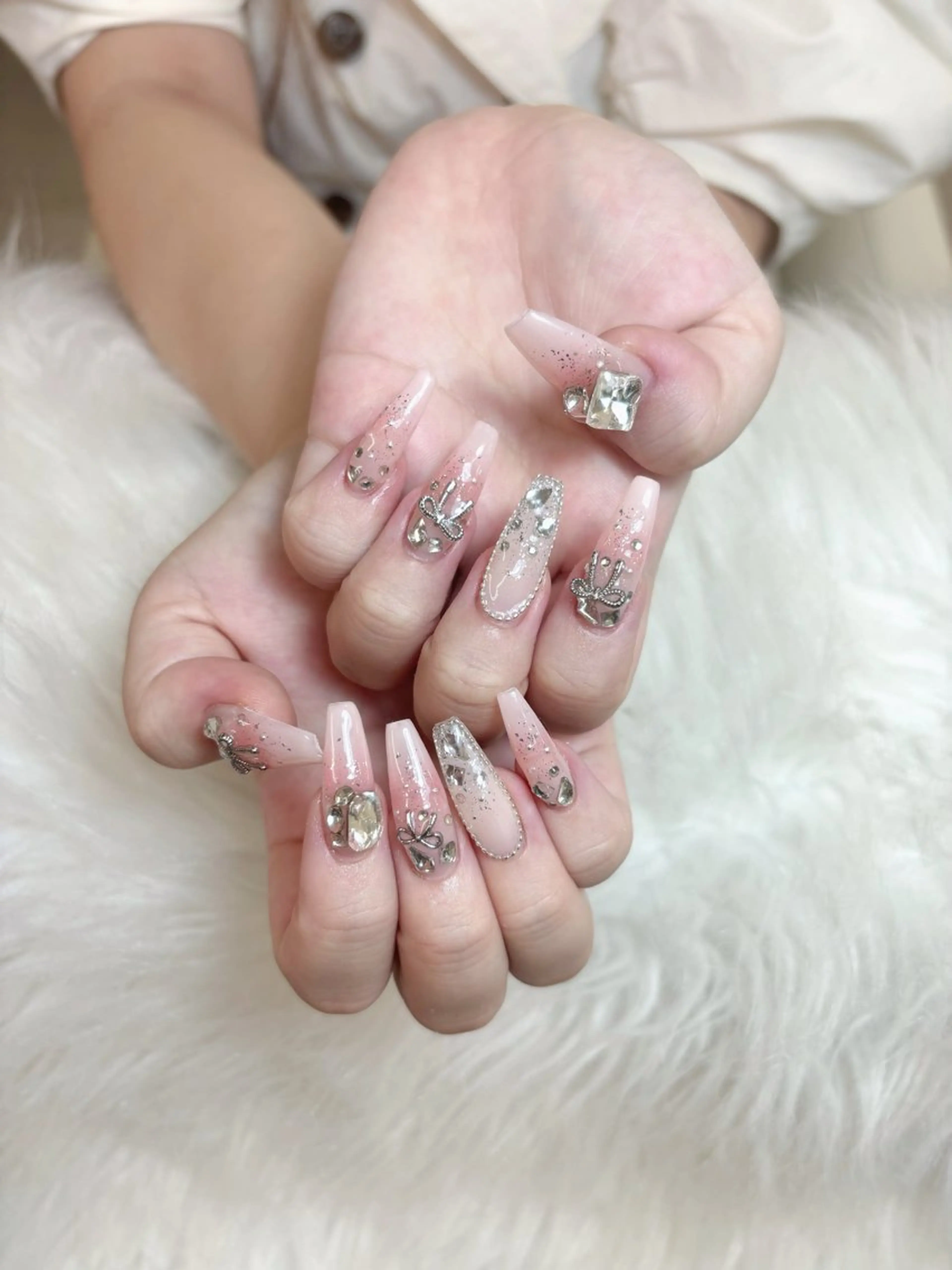 ネイル フレンチネイル ジェルネイル キラキラネイル 韓国ネイル マグネットネイル Julli NailStudioのネイルデザイン