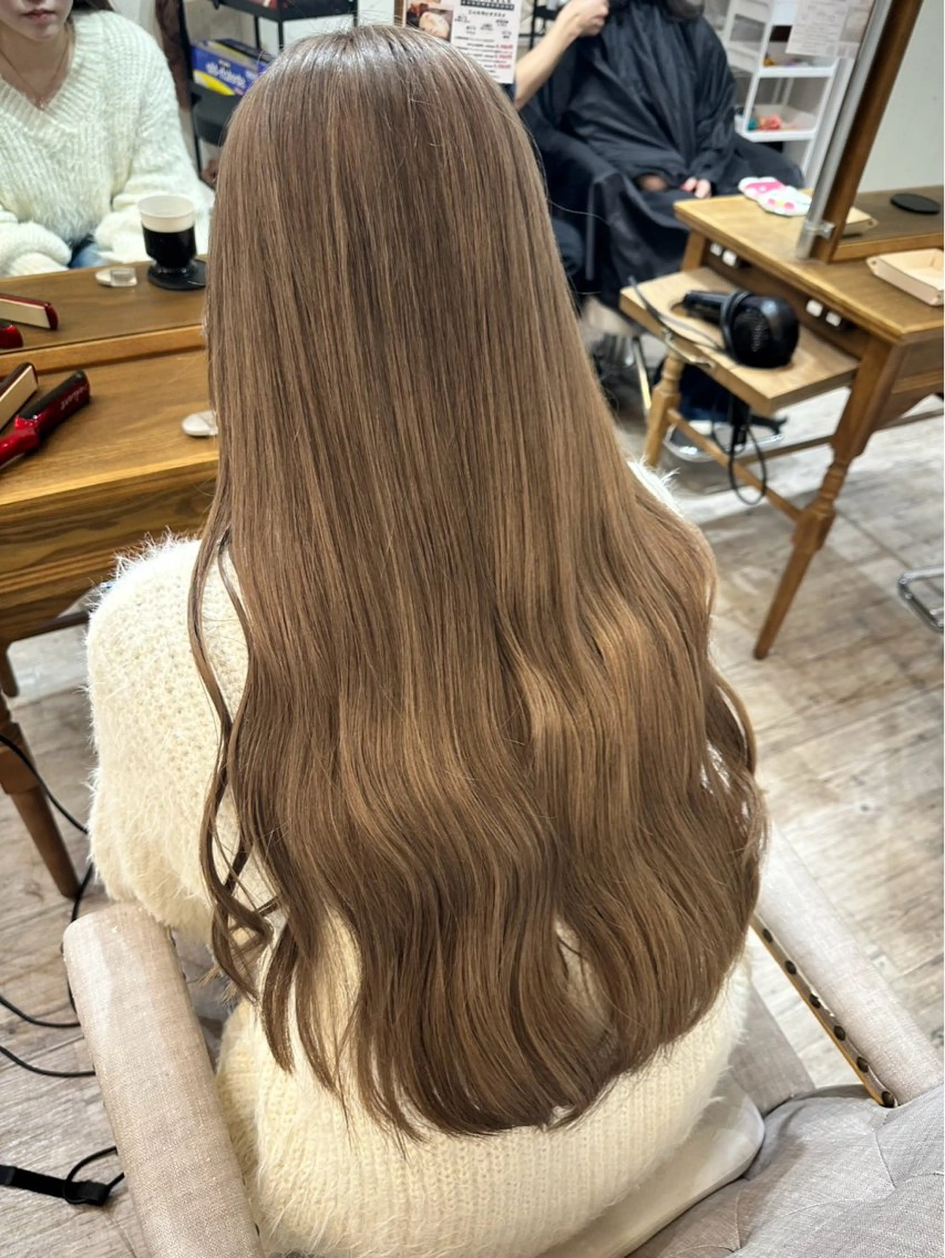 ロング カラー ベージュカラー ダブルカラー ミルクティーベージュ カット ヘアカラー 西浦慎二 /艶カラー/髪質改善のヘアスタイル