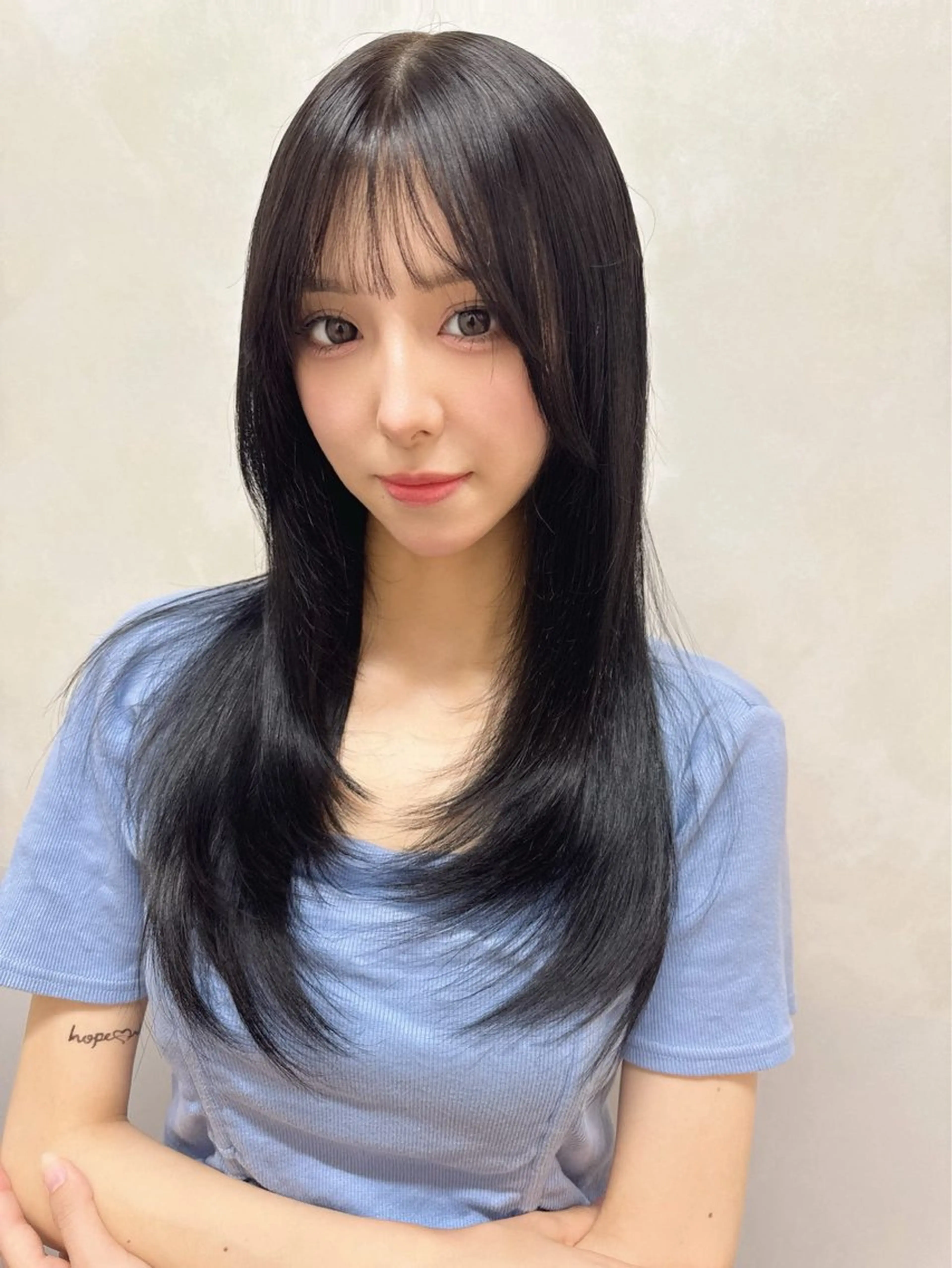 セミロング カラー ハイトーン/ ブリーチ/縮毛矯正のヘアスタイル