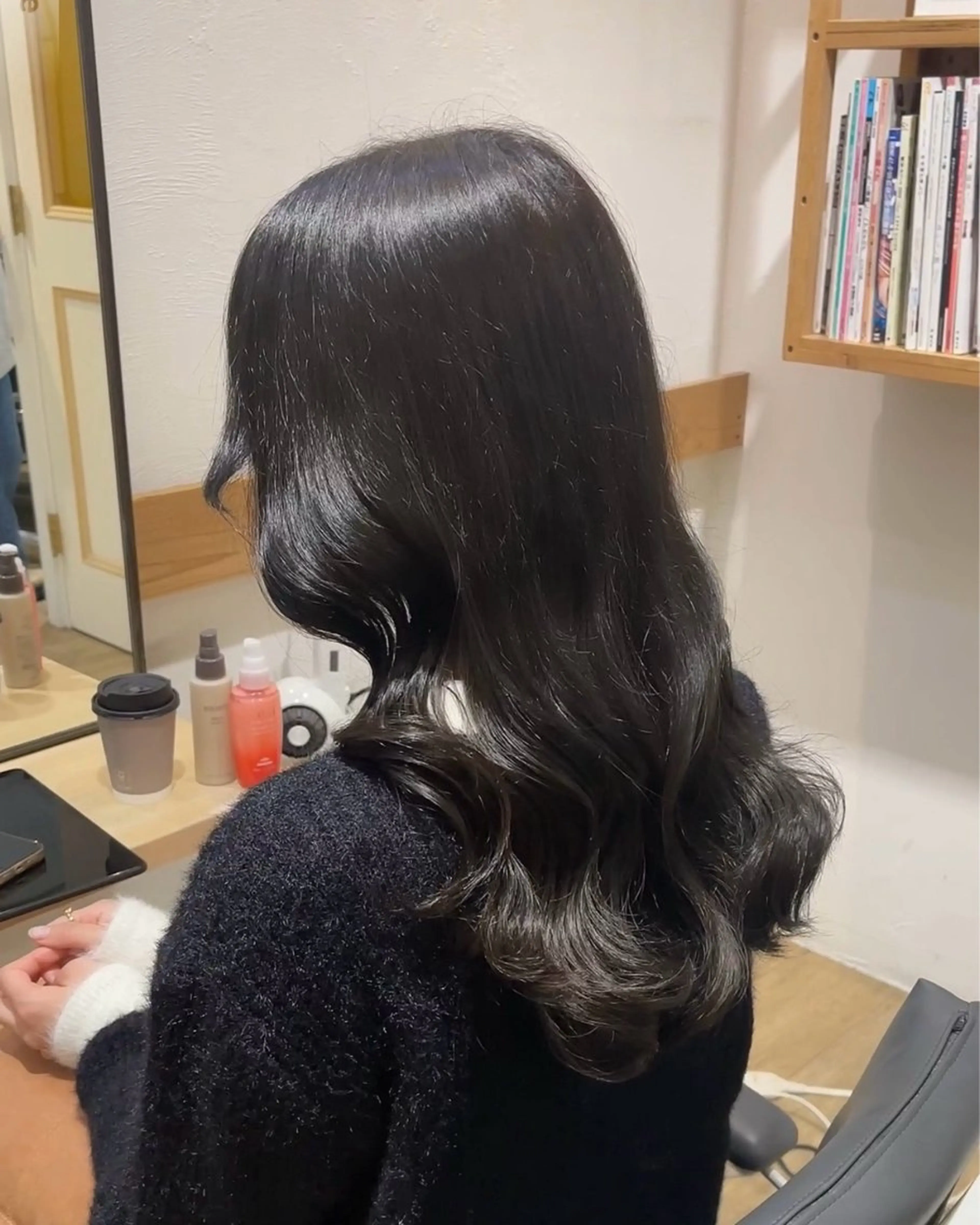 ロング カラー ブリーチ ケアブリーチ 透明感カラー イヤリングカラー グレージュ カット ヘアカラー トリートメント ヘッドスパ 大人可愛い透明感🌟 小顔・韓国髪🌟野中のヘアスタイル