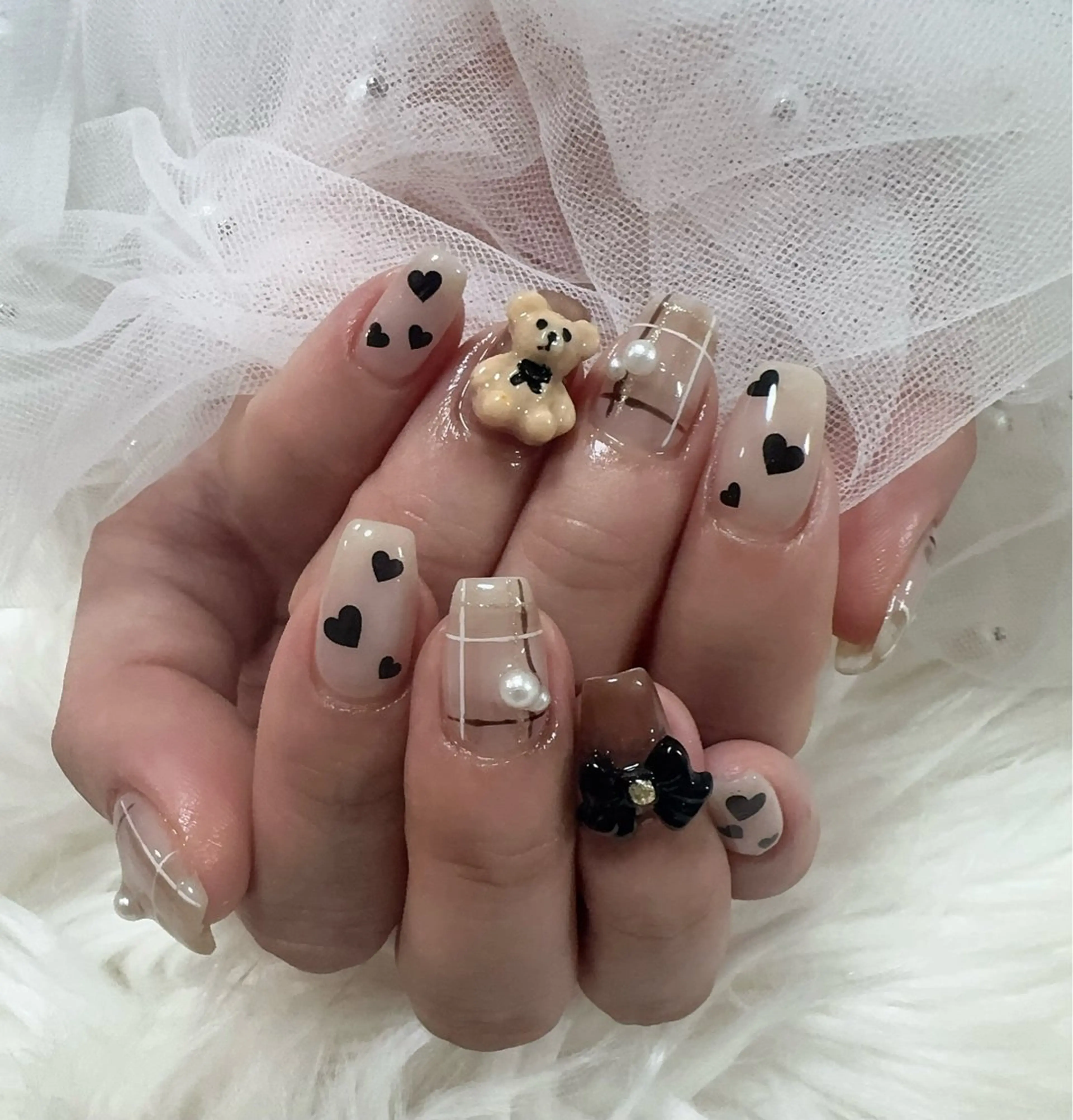 ネイル ハンドネイル &ME ネイルサロンのネイルデザイン