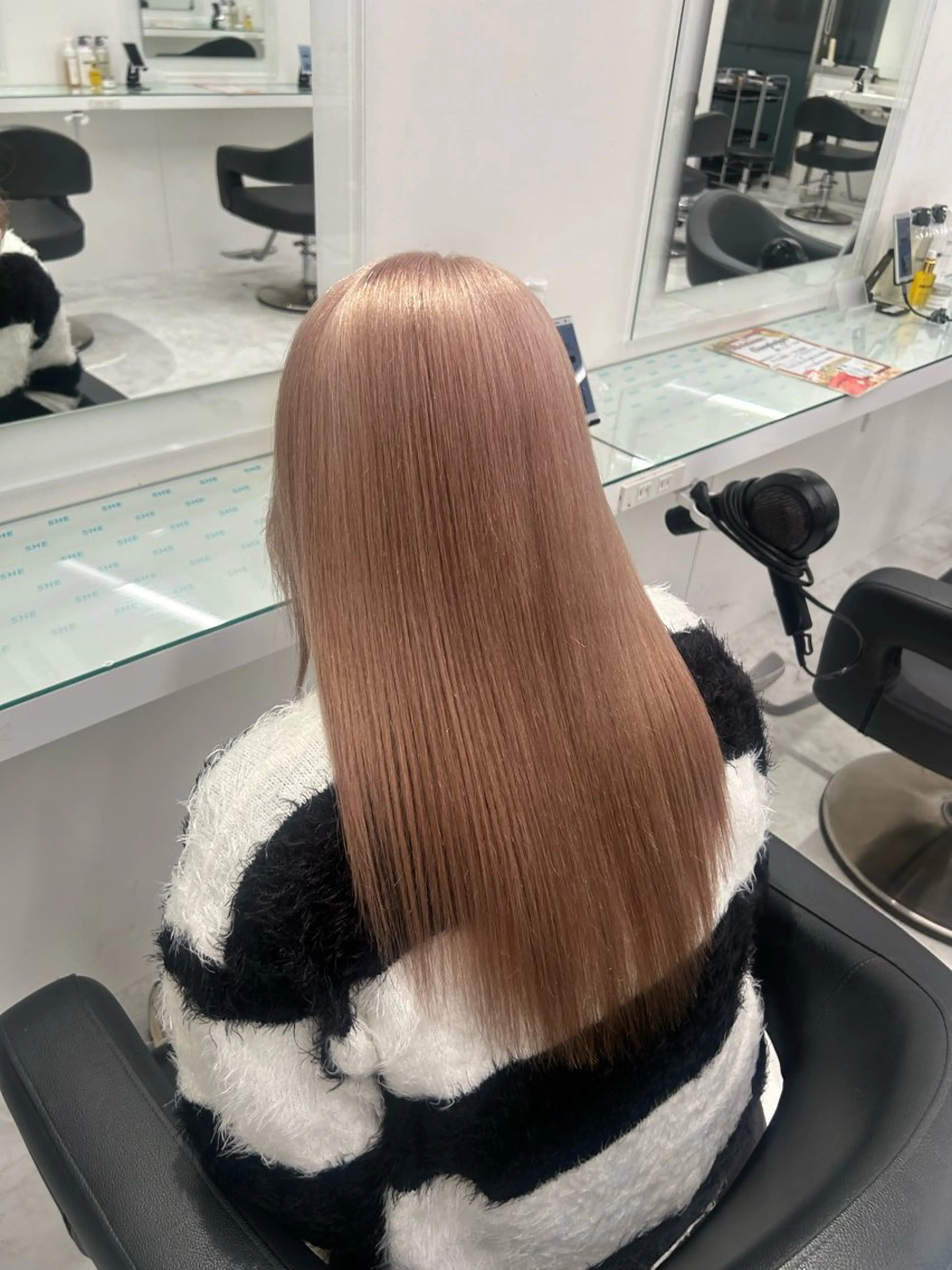 セミロング ヘアカラー 🩷暖色カラー🩷 BONのヘアスタイル