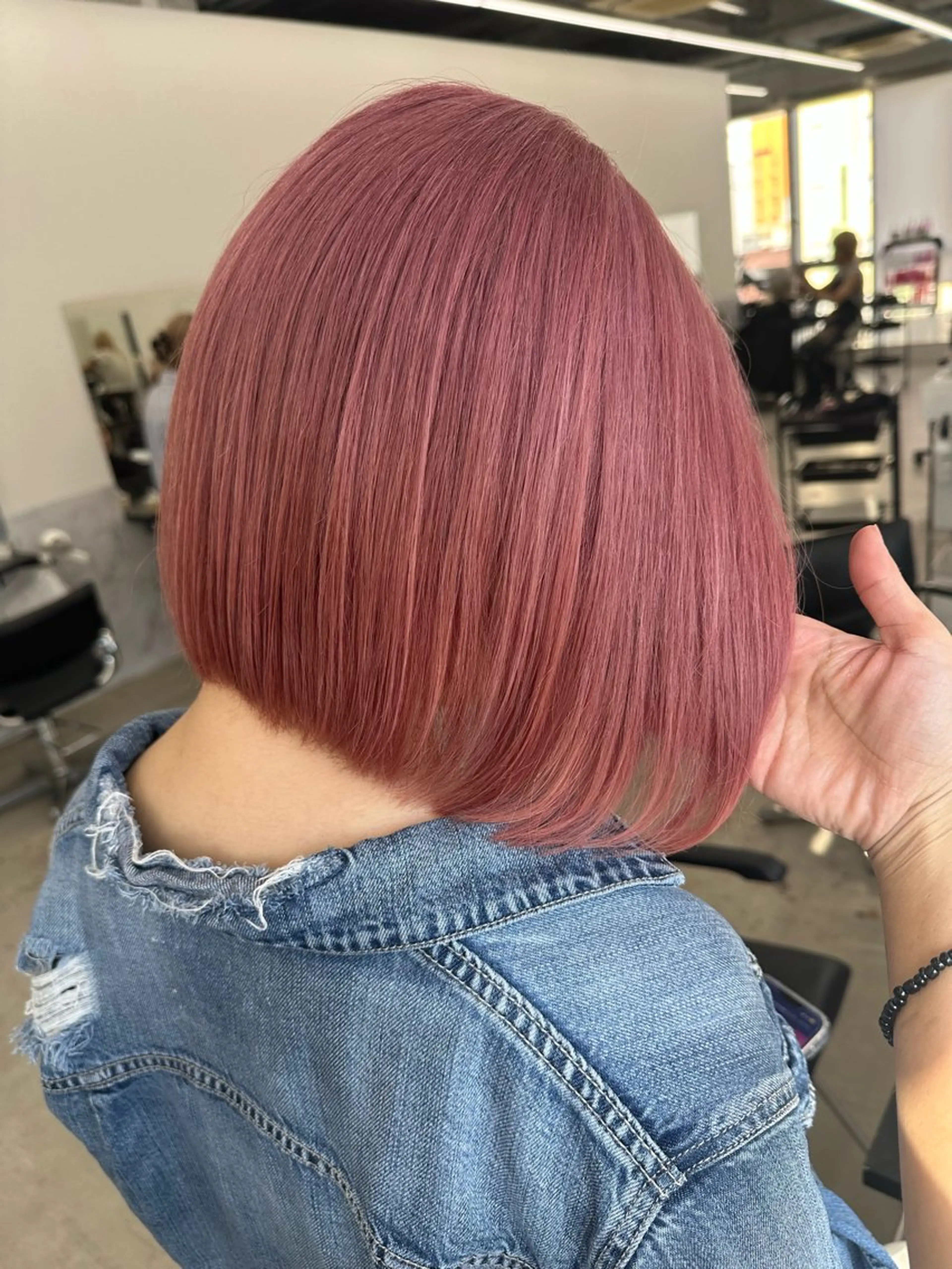 カラー ブリーチ ヘアカラー 服部 しおんのヘアスタイル