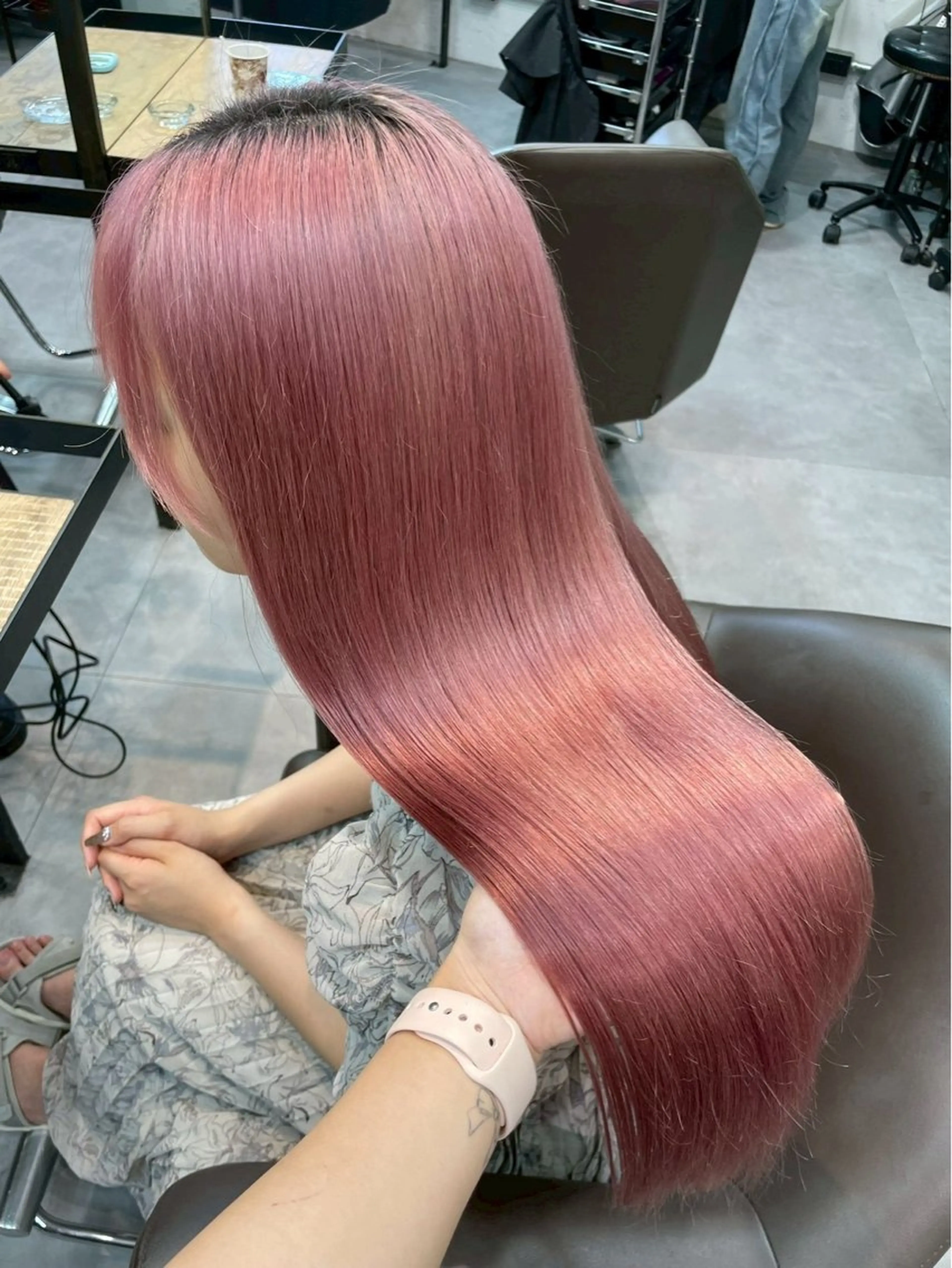 ロング カラー ブリーチ 透明感カラー ハイトーンカラー ヘアカラー ハイトーンカラー💞 くるみ🎀のヘアスタイル