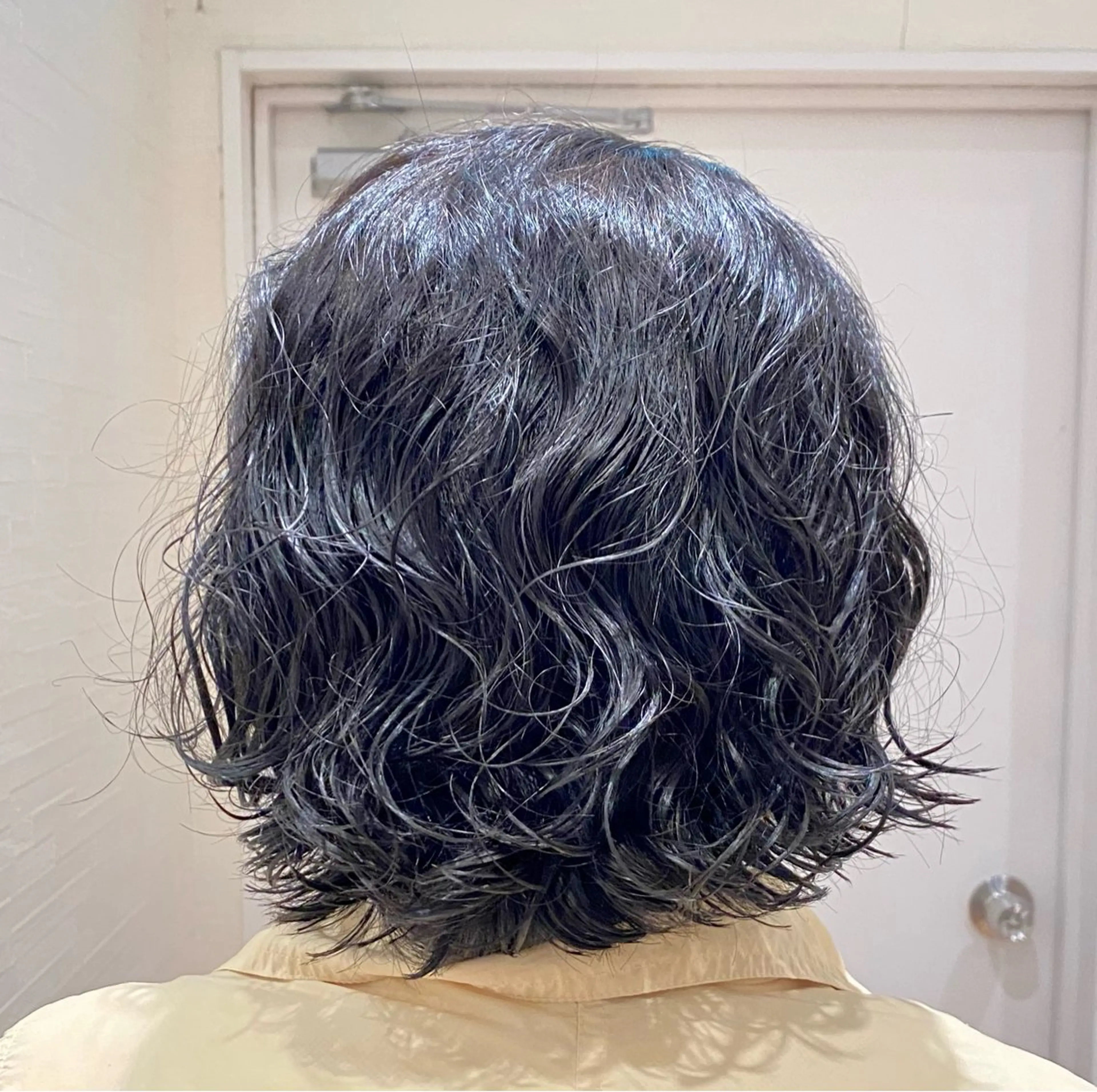 ミディアム カット パーマ イシカワ ユウタのヘアスタイル