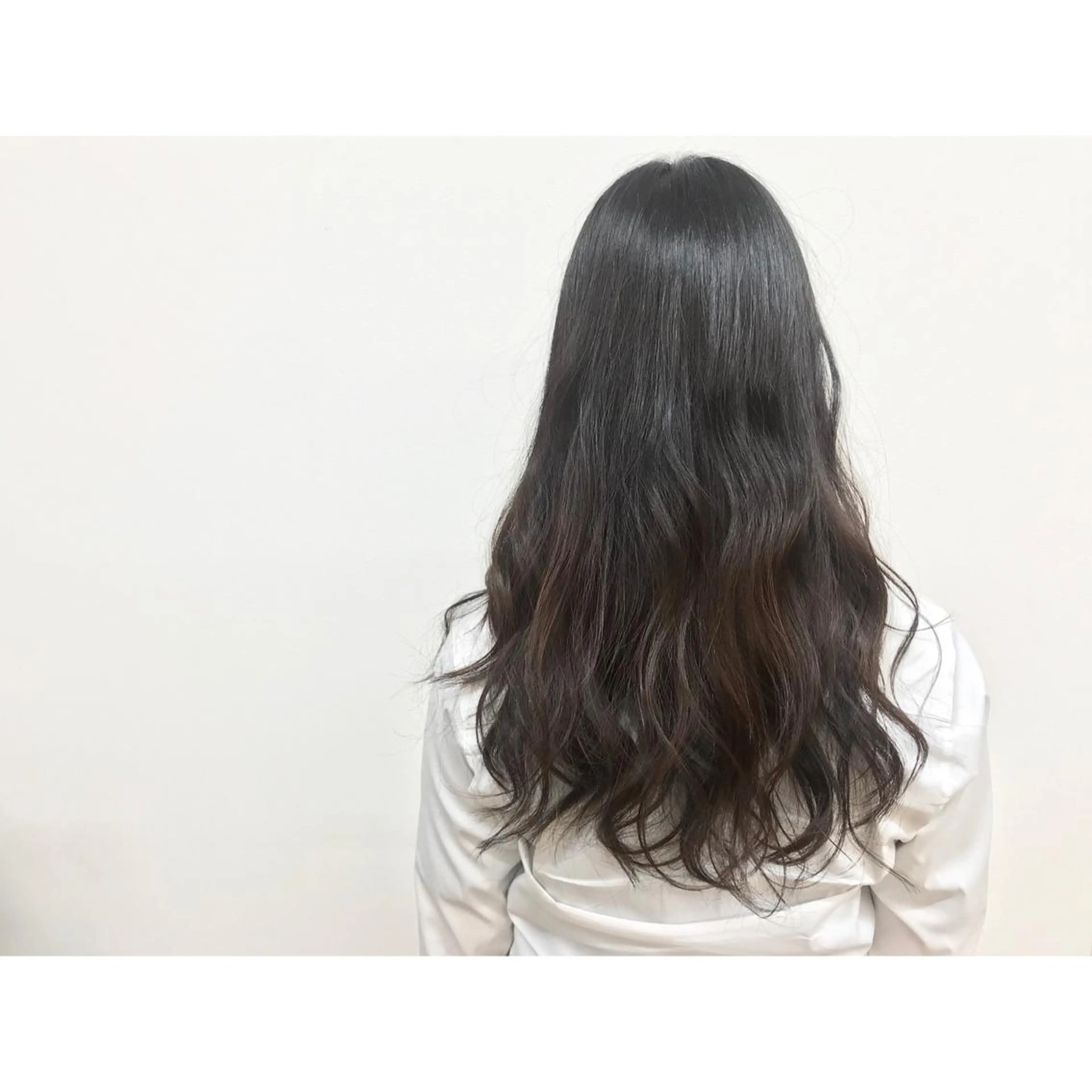 ロング 大平 京佳のヘアスタイル