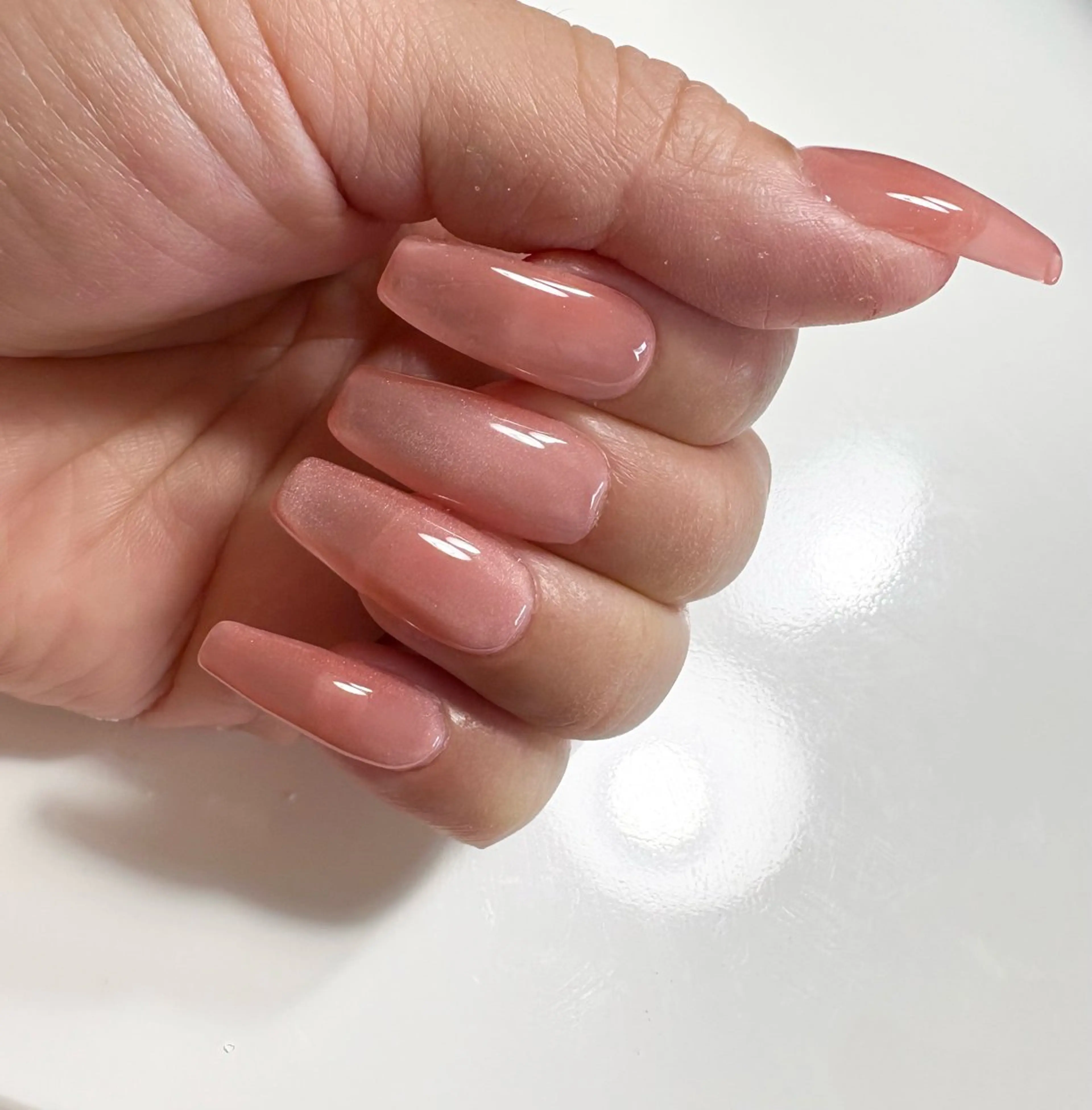 ネイル 長さ出し マグネットネイル ピンク シンプルネイル ネイルチップ ハンドネイル mogu_ noru.nailのネイルデザイン