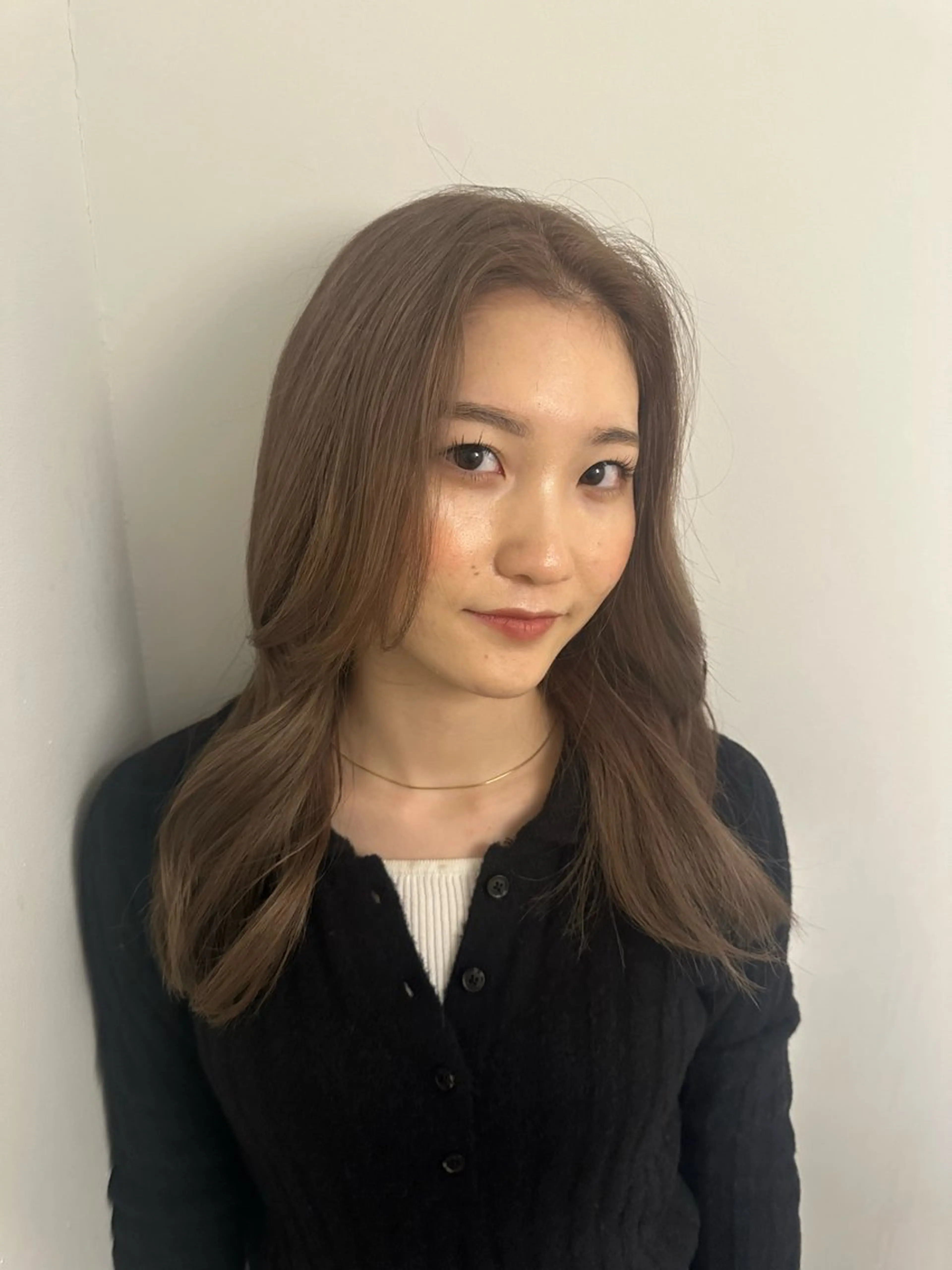 セミロング ヘアカラー トリートメント Hana ハイトーン🕯🩰のヘアスタイル