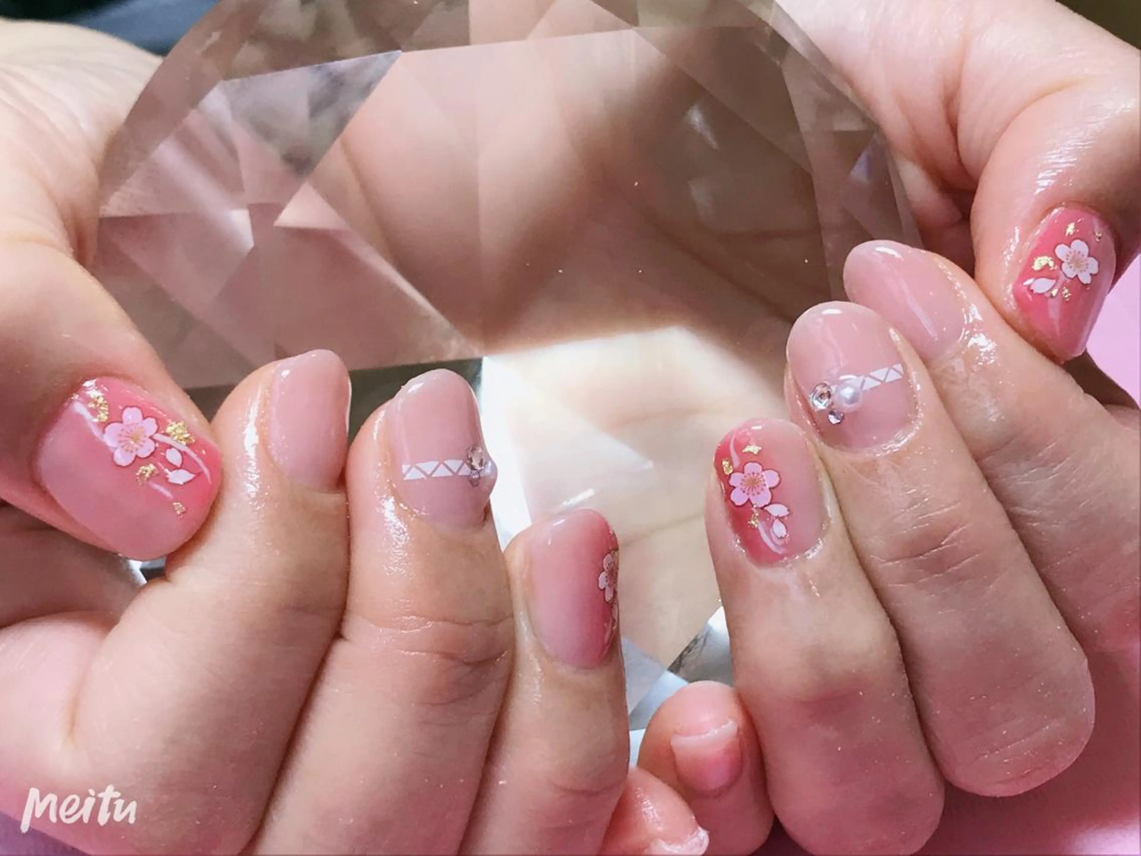 ミディアム ネイル SINCERELY シンシアリー🌈のネイルデザイン