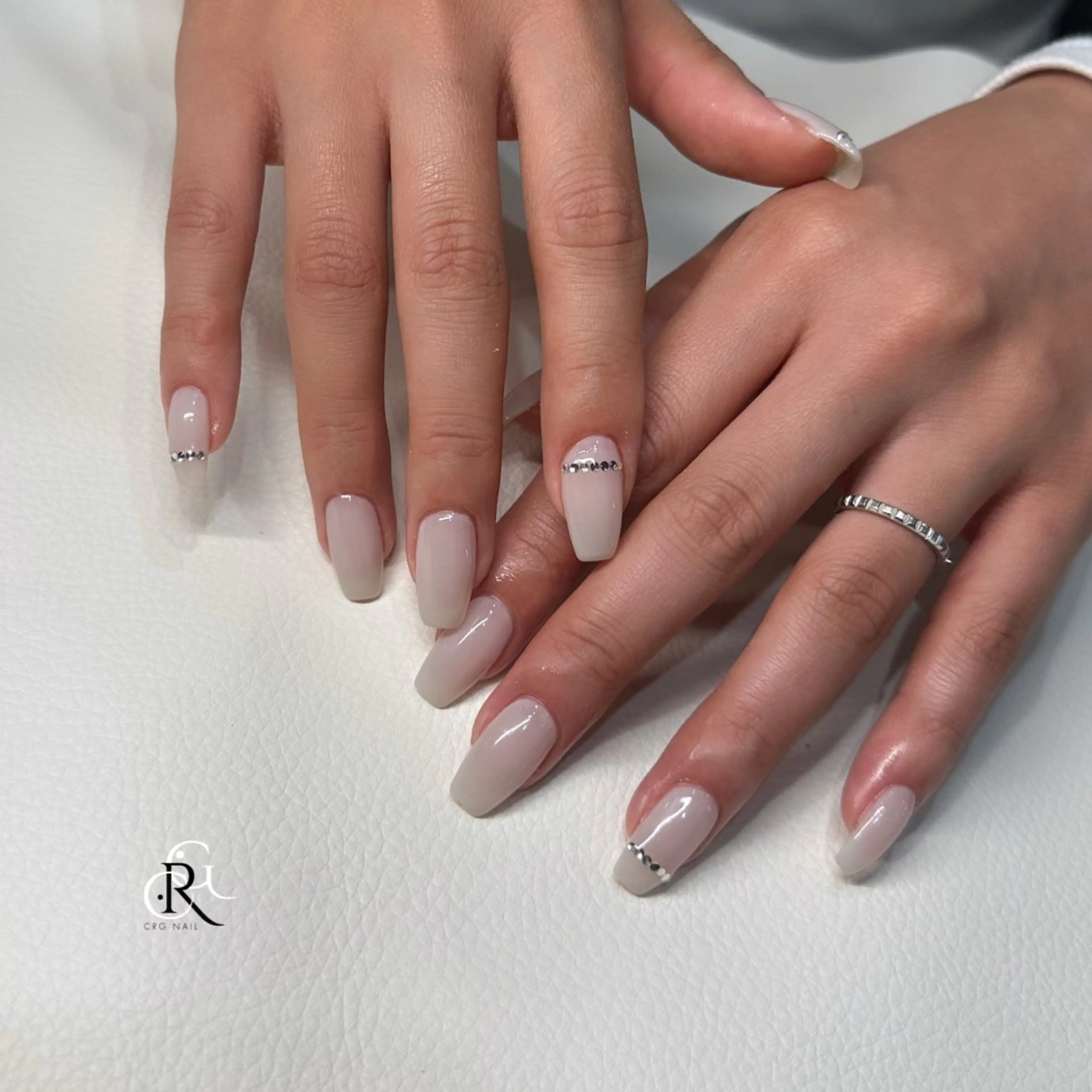 ネイル ストーンネイル ハンドネイル 美フォルム✨ CRG　RURIのネイルデザイン