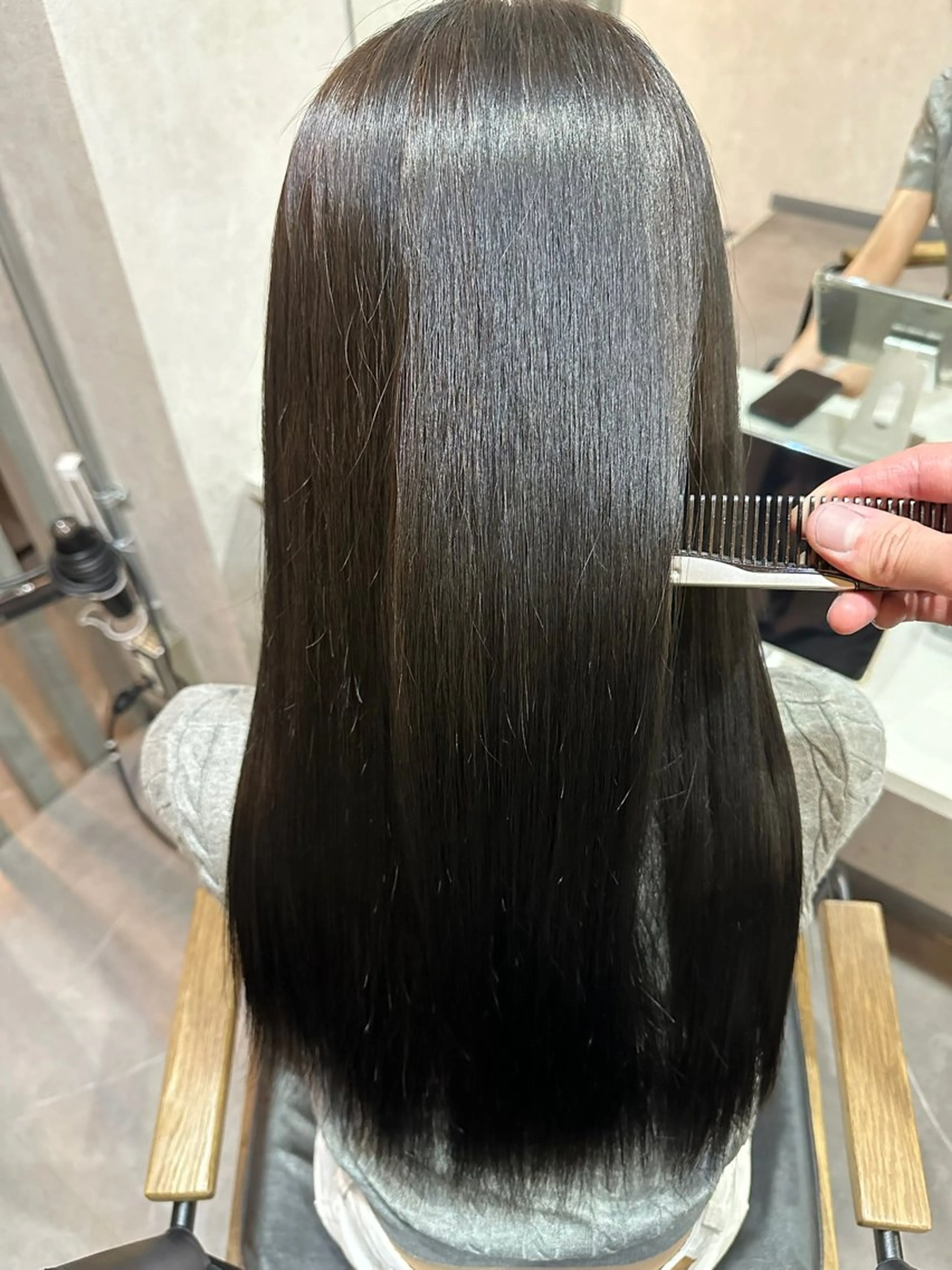 ロング カラー 髪質改善 トリートメント 酸熱トリートメント 京都駅/透明感カラー /髪質改善/岩崎拓郎のヘアスタイル