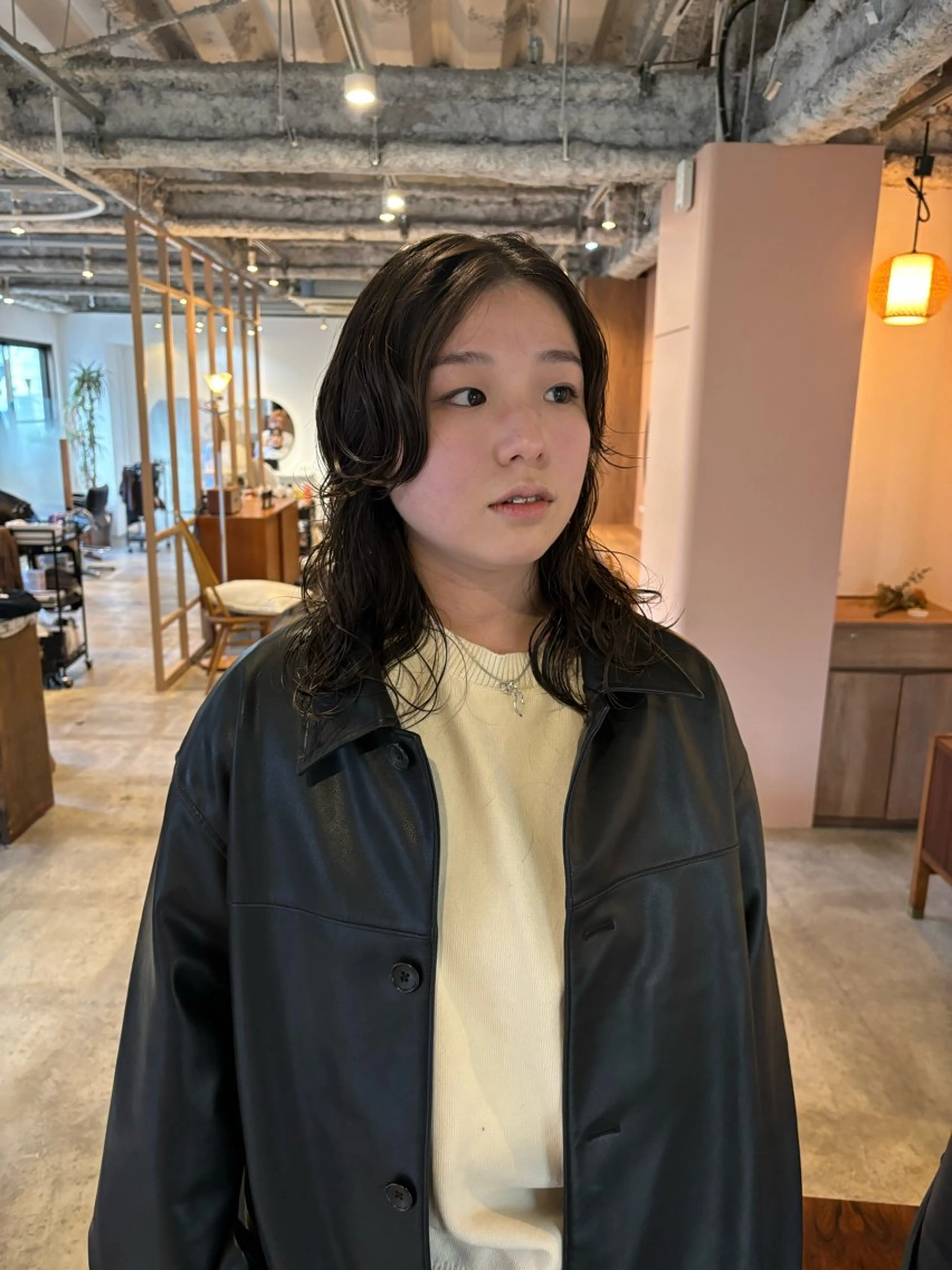 ミディアム カラー パーマ ミディアムパーマ レイヤーカット カット ヘアカラー パーマ 縮毛矯正 トリートメント Takuma Suzuki中目黒のヘアスタイル