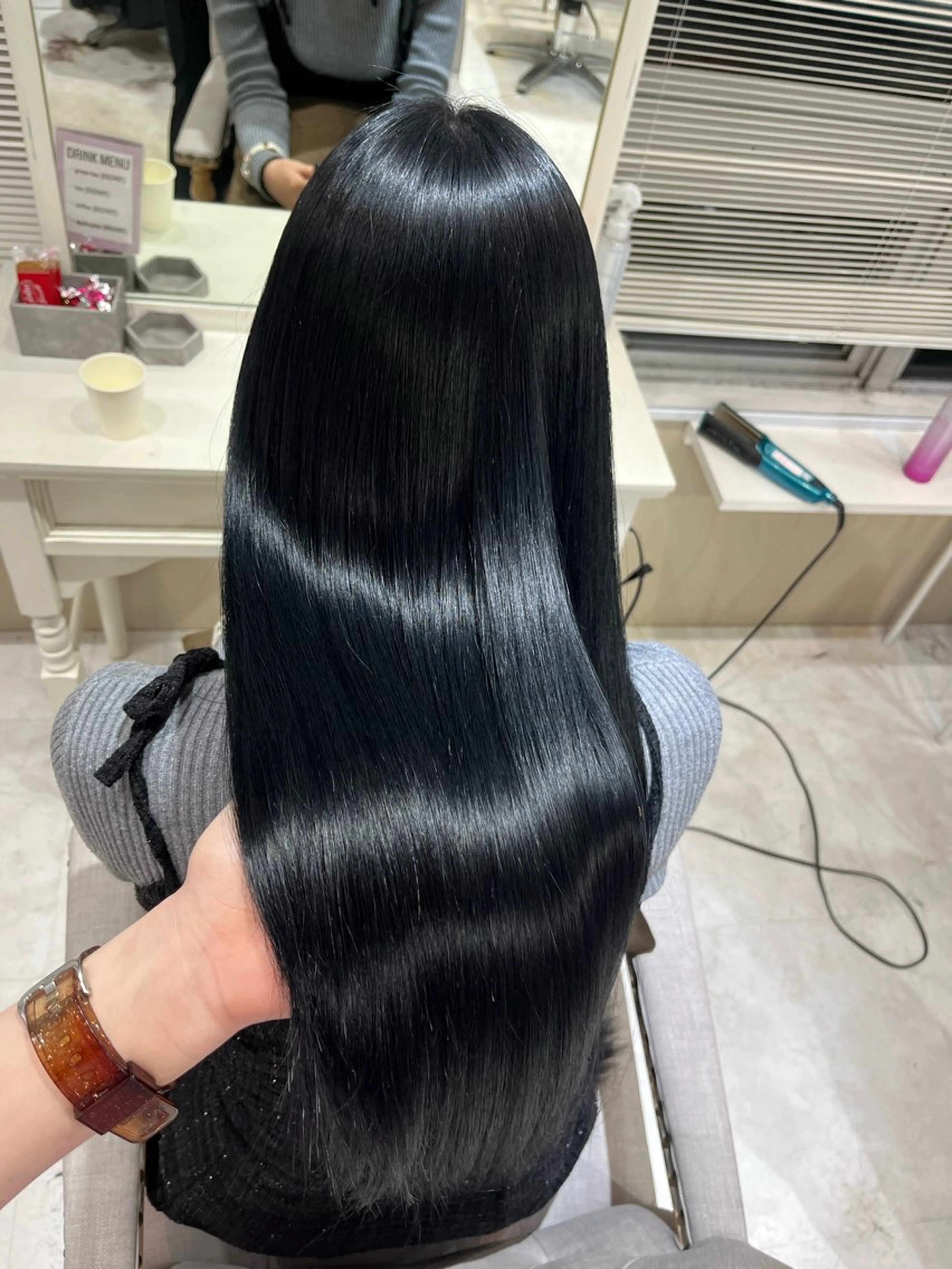 ロング カット ヘアカラー 縮毛矯正 トリートメント 酸性縮毛矯正 Coreすずのヘアスタイル