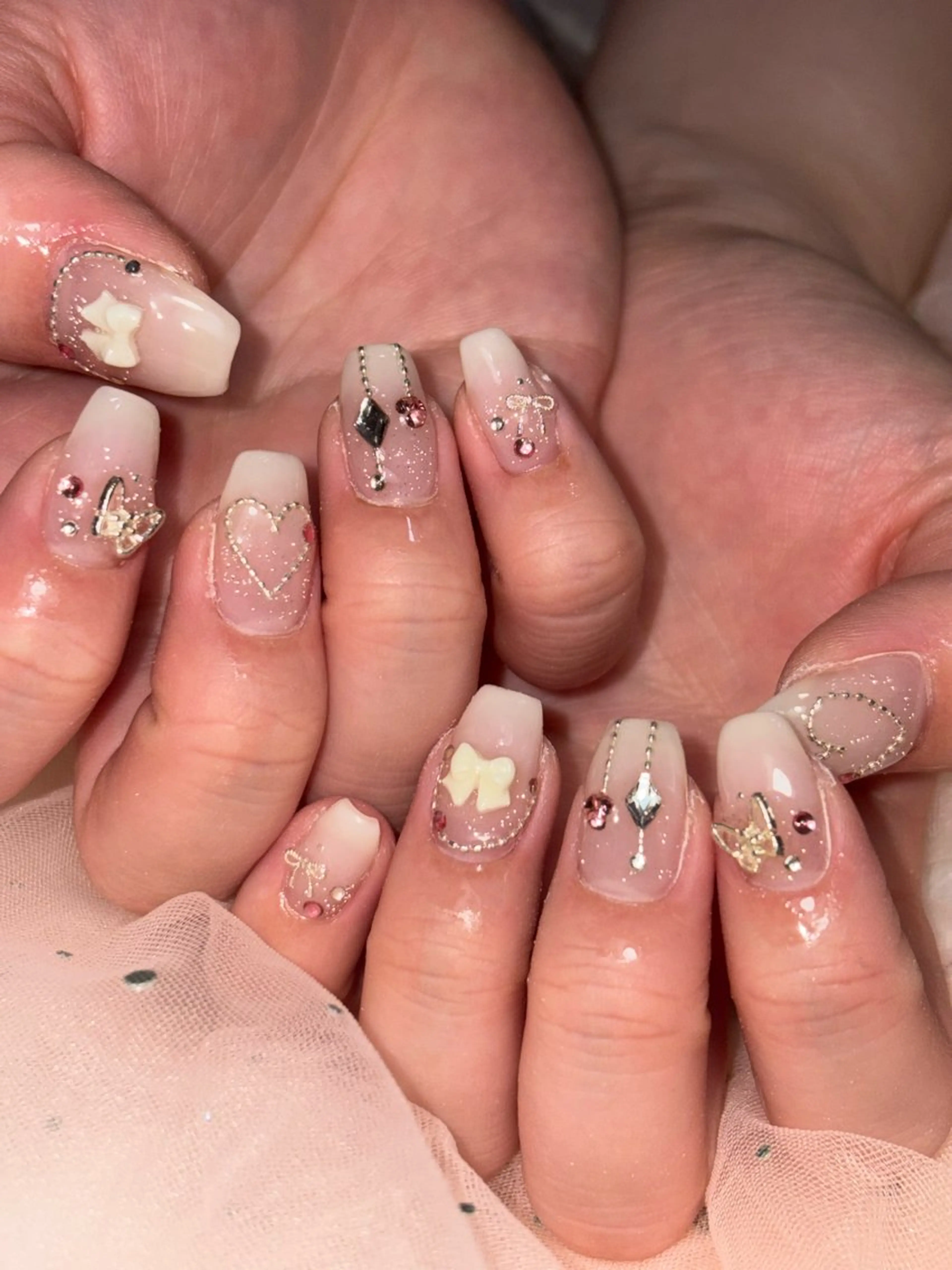 ネイル ハンドネイル フットネイル ✴︎ Delightのネイルデザイン