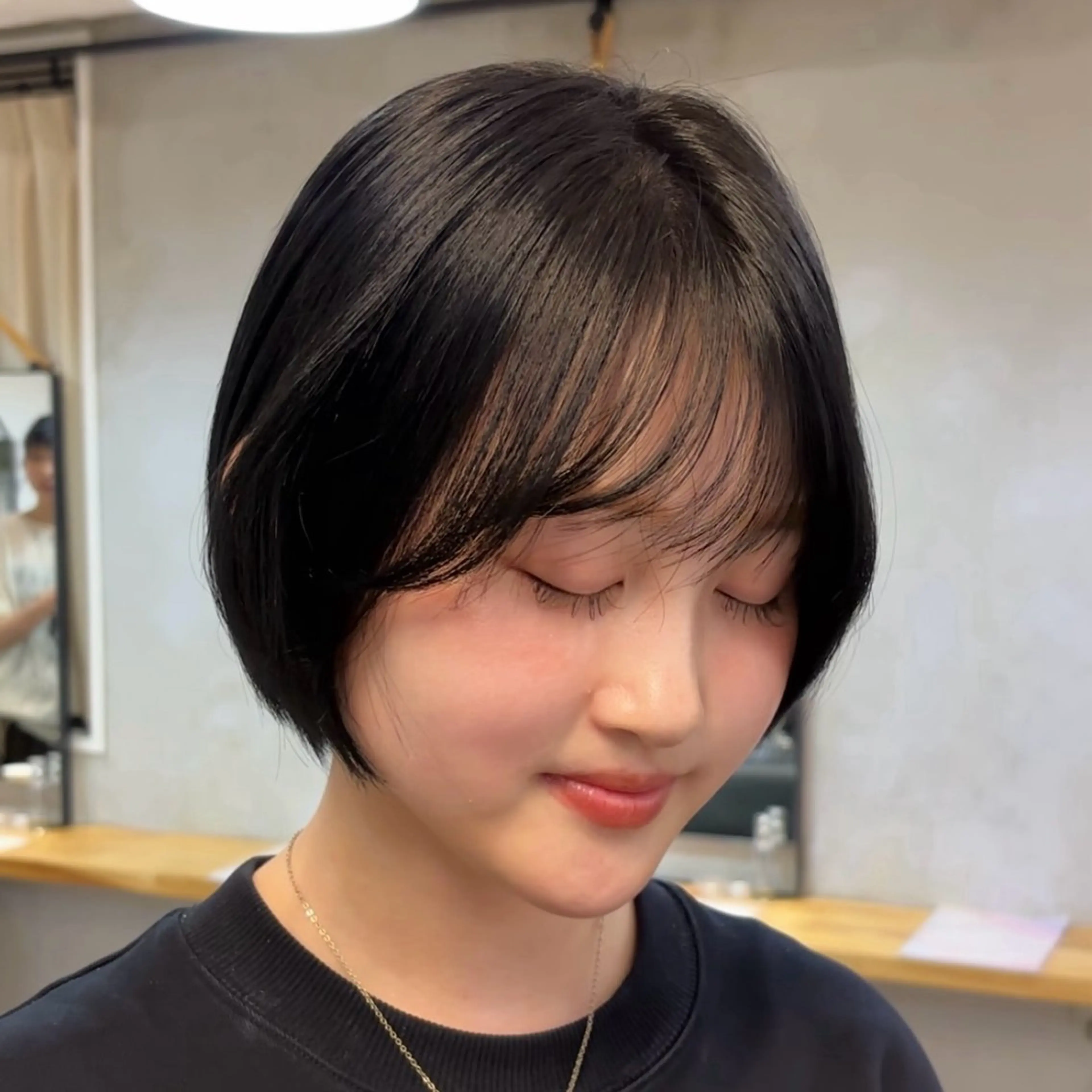 ショート 盛れる透明感カラー・ momokaのヘアスタイル