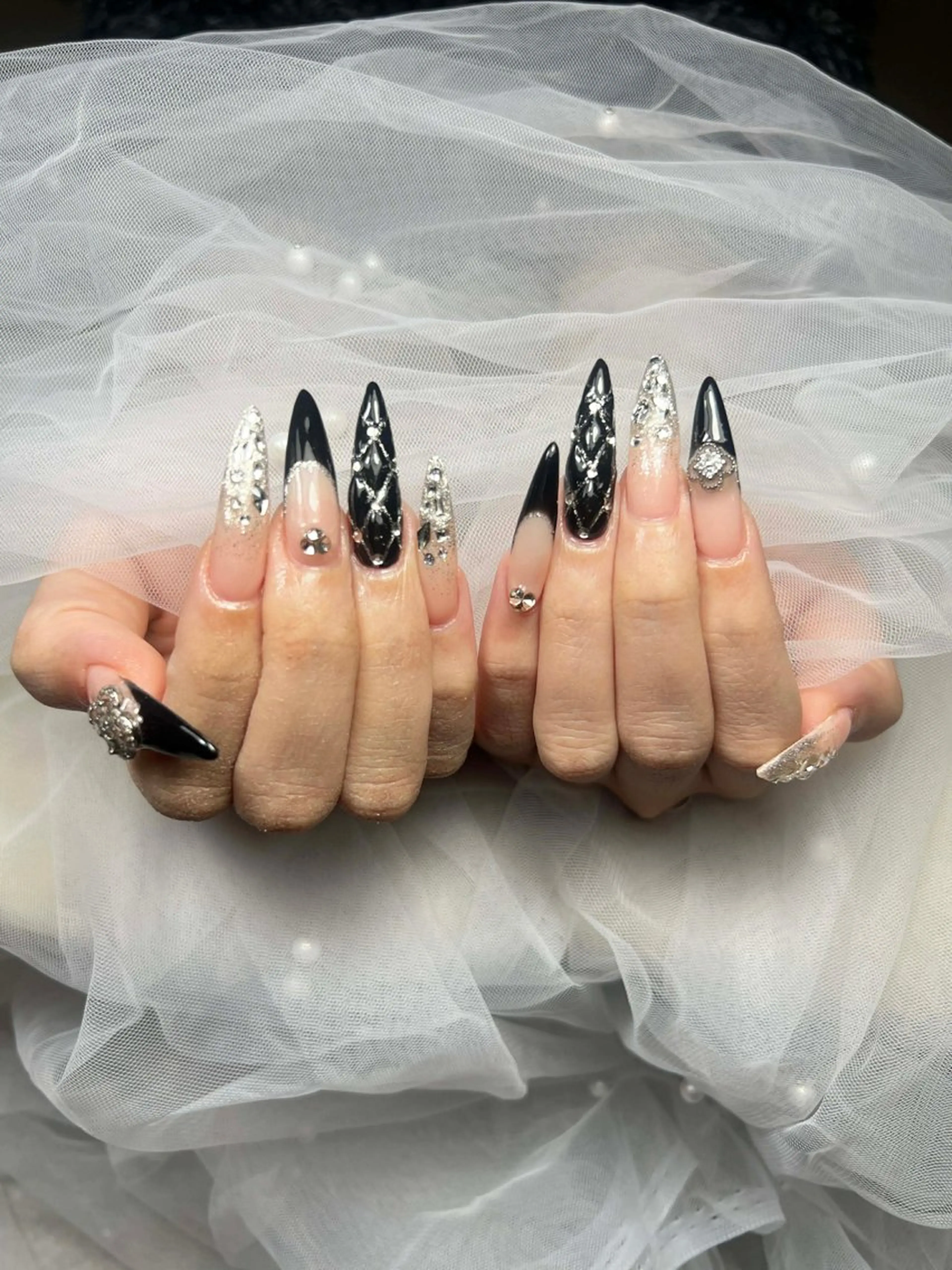 ネイル アートネイル オーロラネイル チークネイル 長さ出し フットネイル HaNa_ Noiranailのネイルデザイン