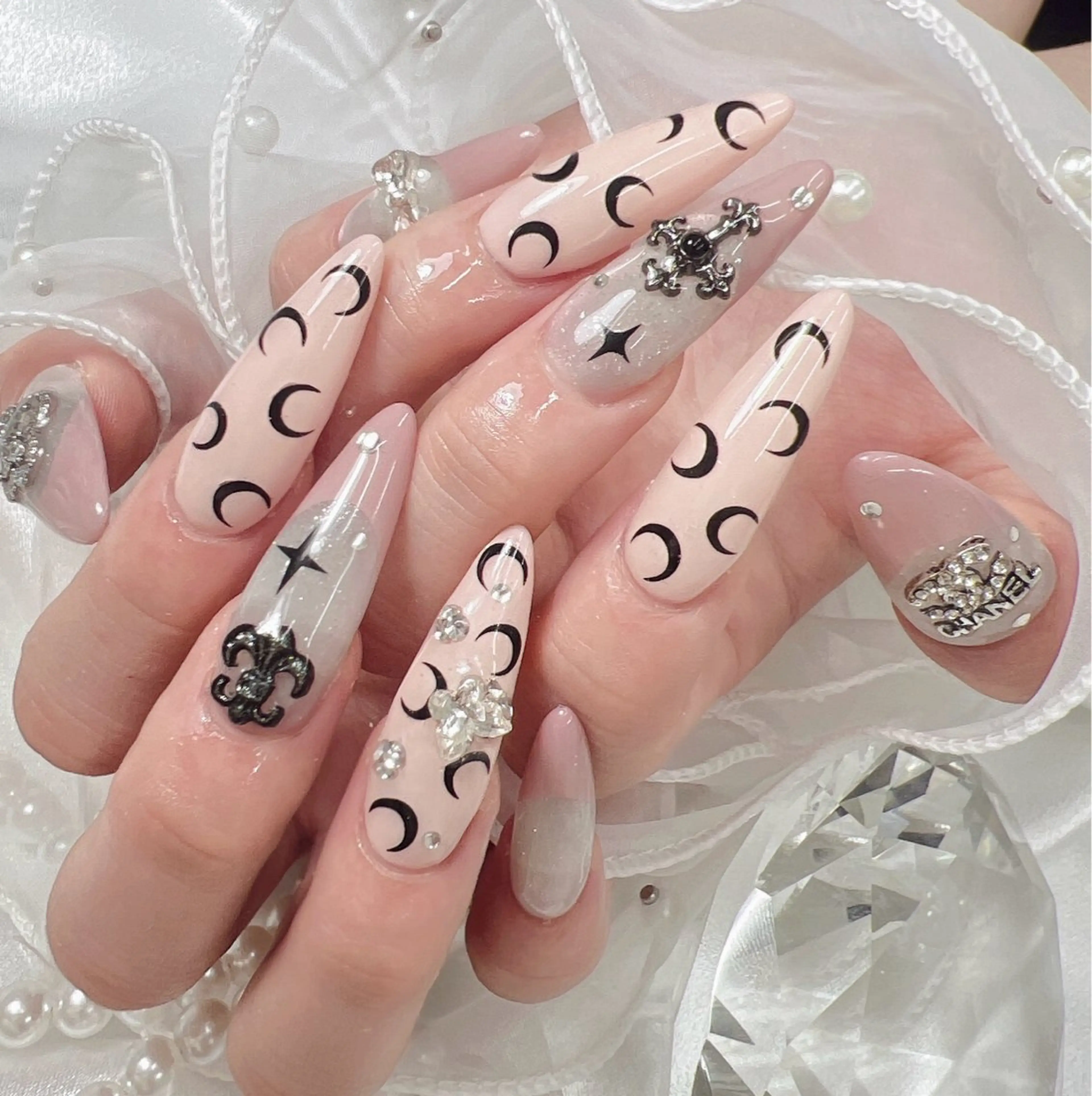 ネイル アートネイル フレンチネイル マグネットネイル ピンク ハンドネイル bijou nails 蓮のネイルデザイン