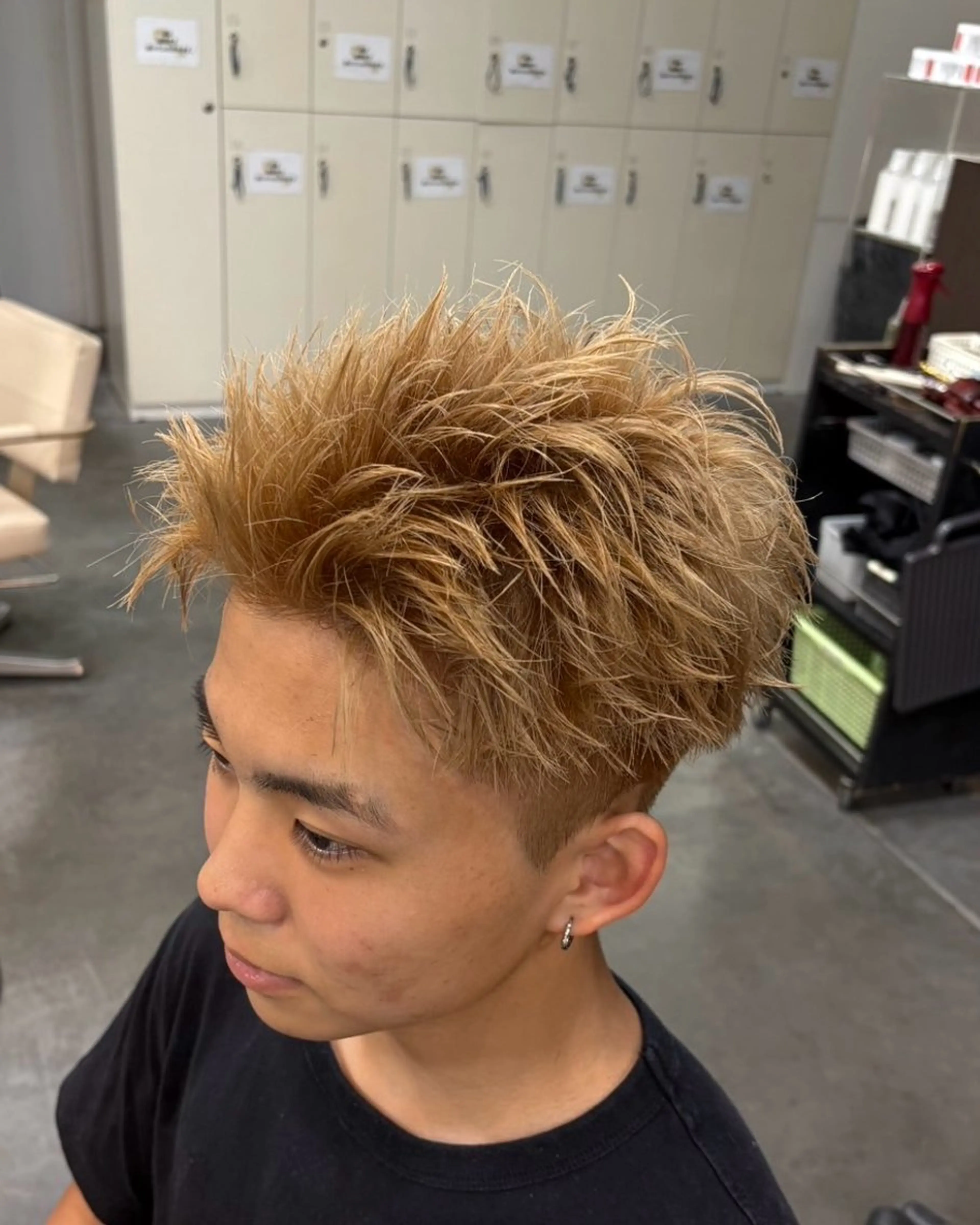 カラー メンズ メンズハイトーン スパイキーショート ハイトーンカラー RISA/大阪 /フェザーパーマのヘアスタイル