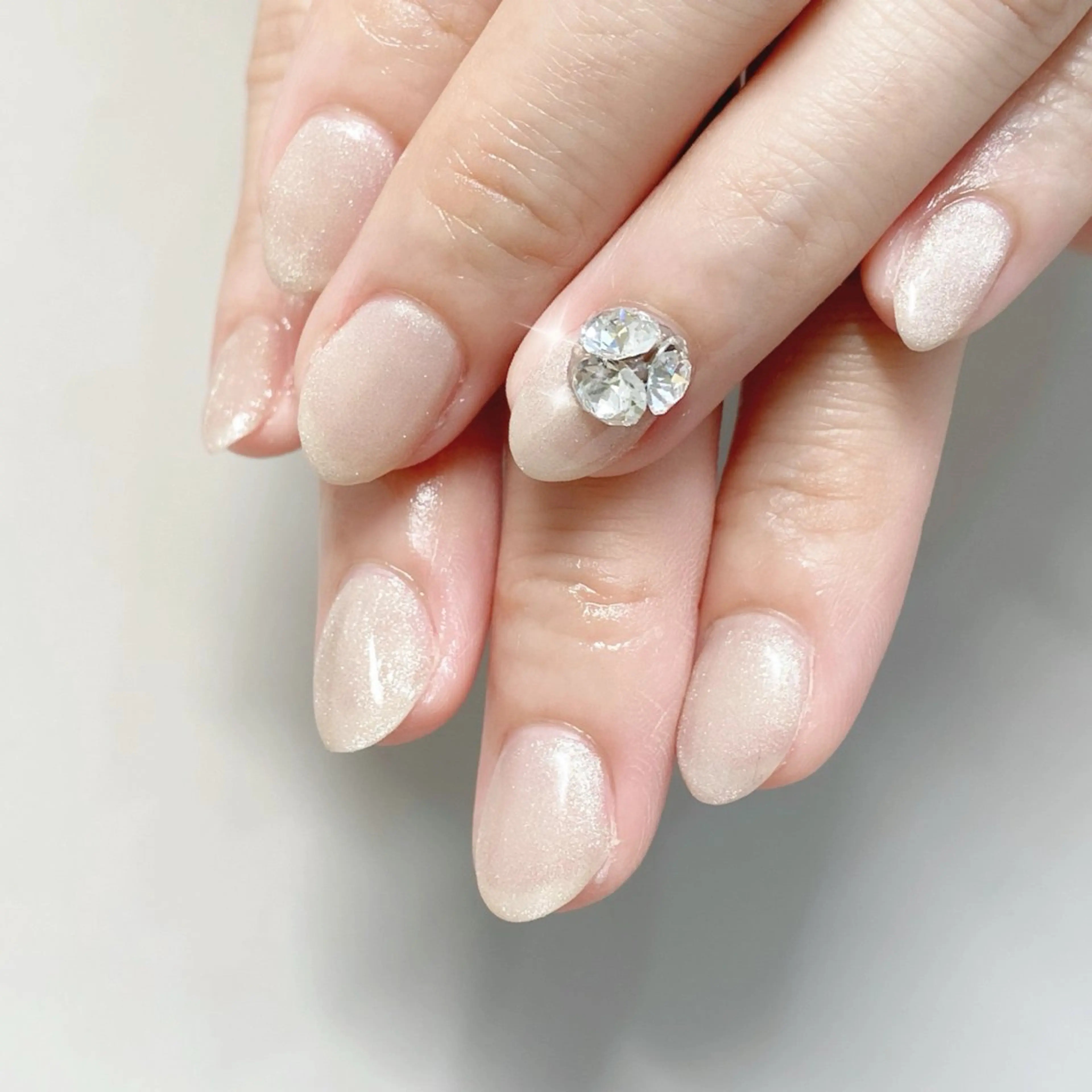 ネイル マグネットネイル マグネットワンカラー ワンカラーネイル ストーンネイル 艶/マグネット/網紅 /韓国/岩下りほのネイルデザイン