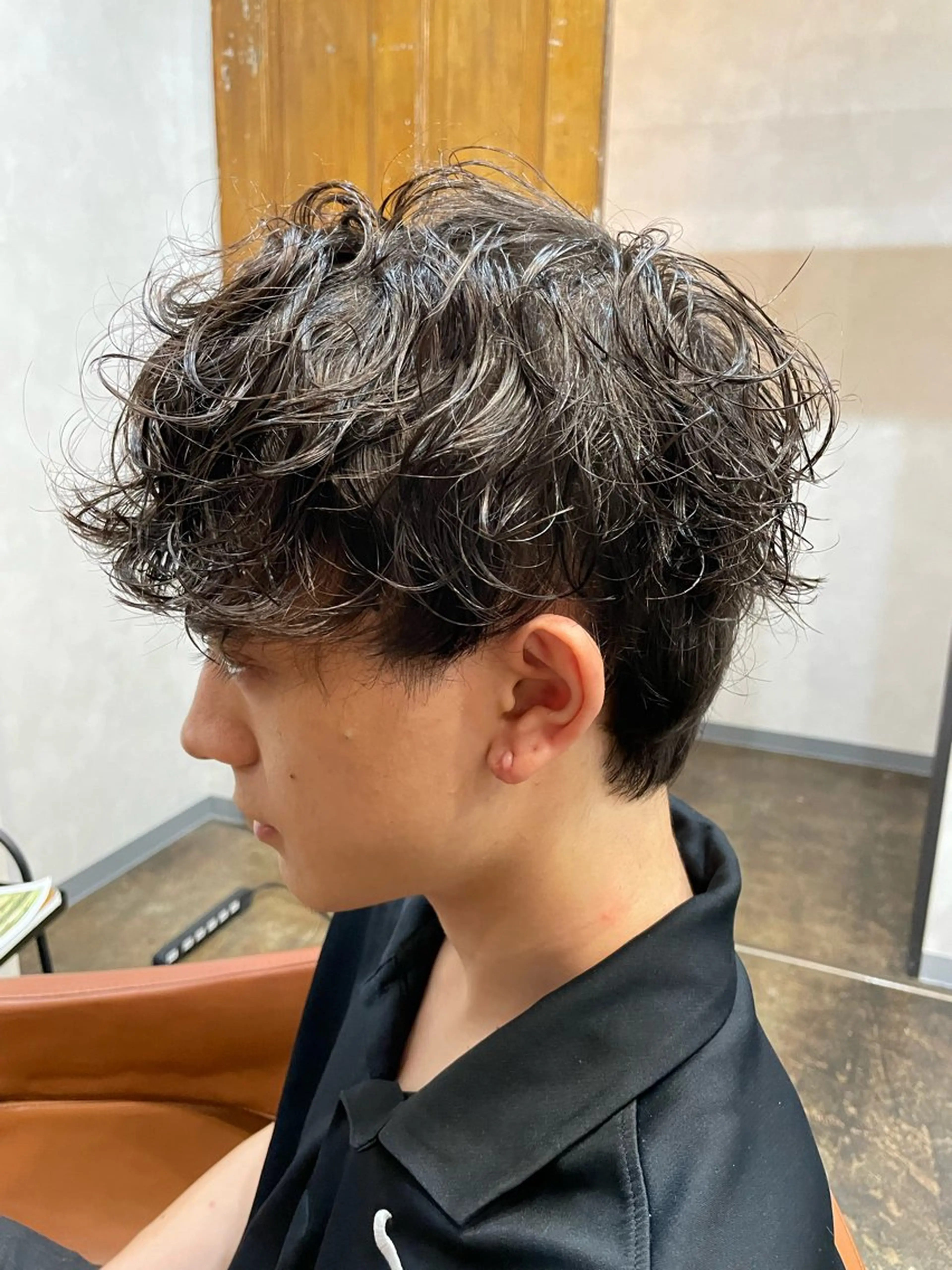 ミディアム パーマ メンズ ミディアムパーマ メンズパーマ スパイラルパーマ カット パーマ 小川 舜人のヘアスタイル