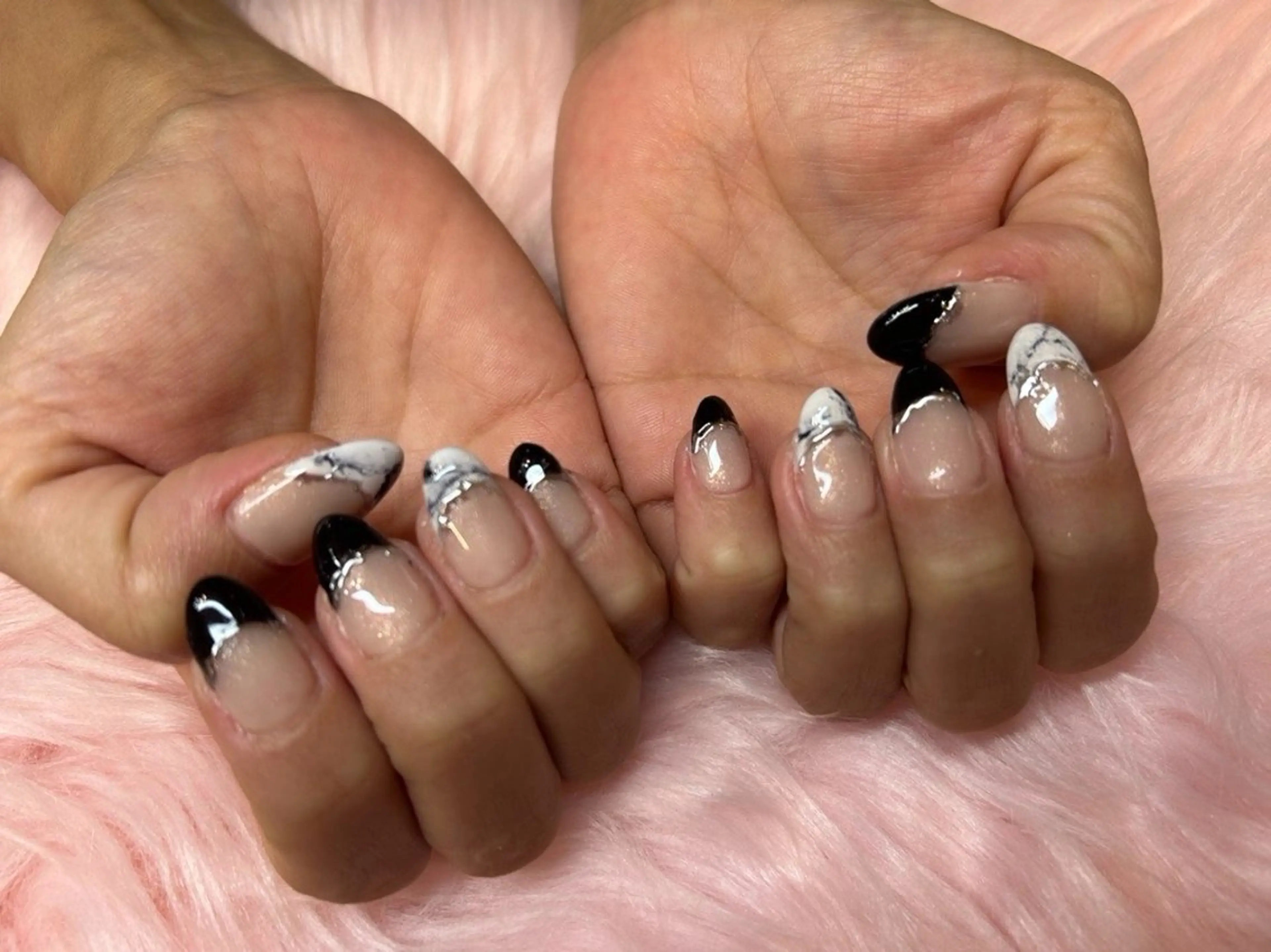 ネイル フレンチネイル 大理石ネイル(マーブル) Nailsalon Little Rのネイルデザイン