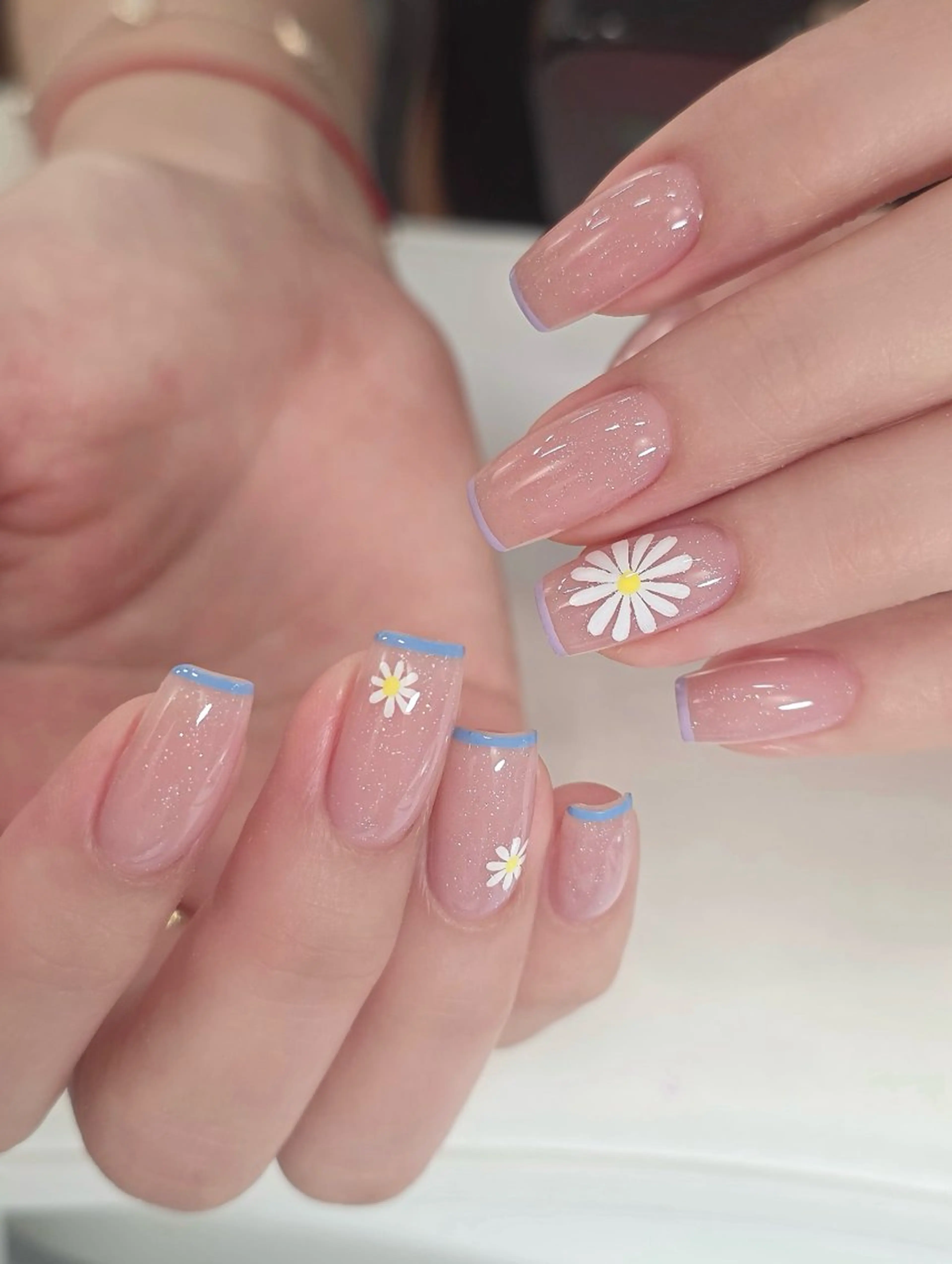 ネイル オーロラネイル 長さ出し フットネイル 韓国ネイル ラメ(グリッター) ハンドネイル 👍thumbs up nail👍のネイルデザイン