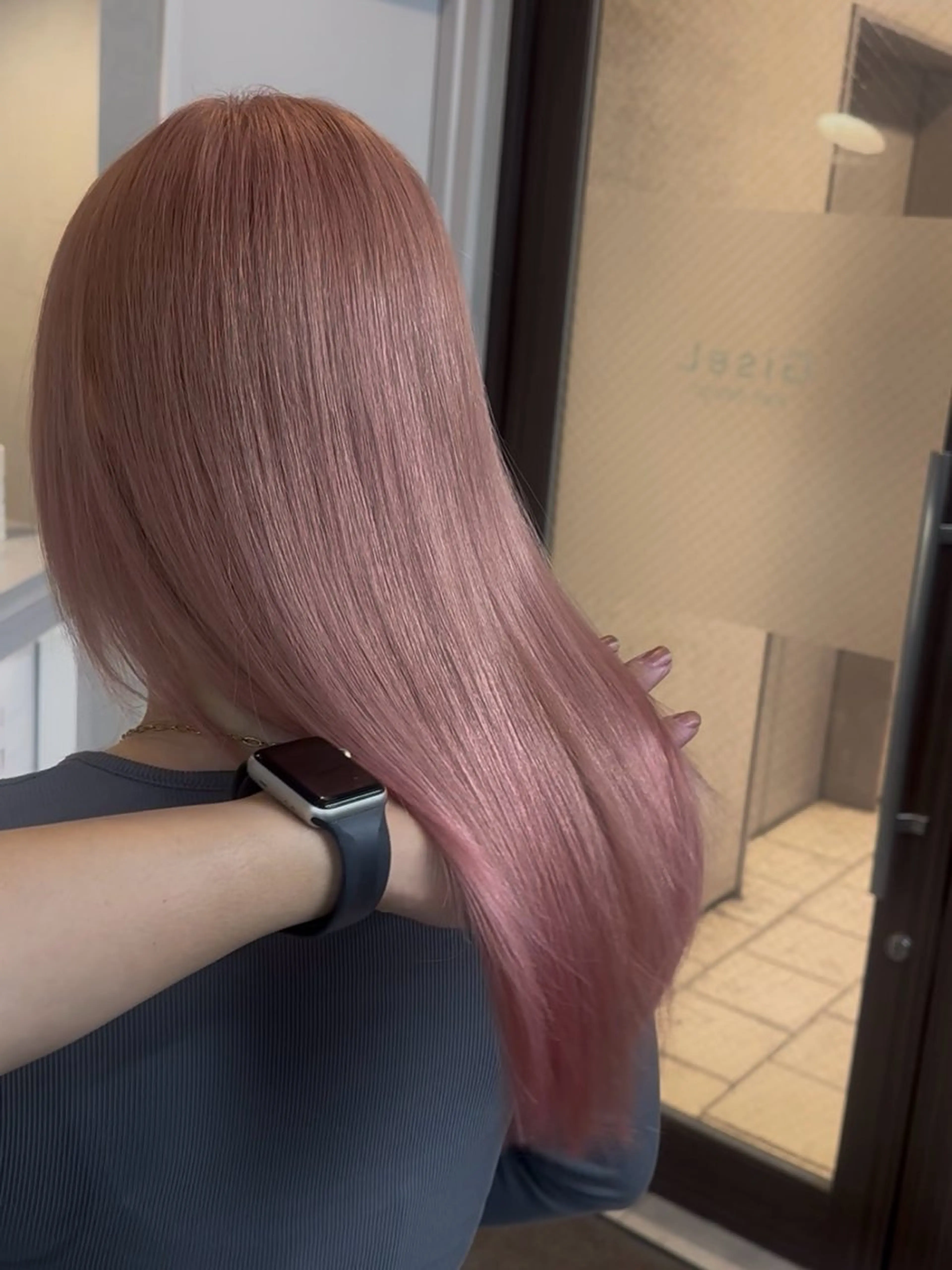 セミロング ヘアカラー GiseL 小倉所属・ジゼル小倉谷内尾祐音 ケアブリーチのヘアスタイル