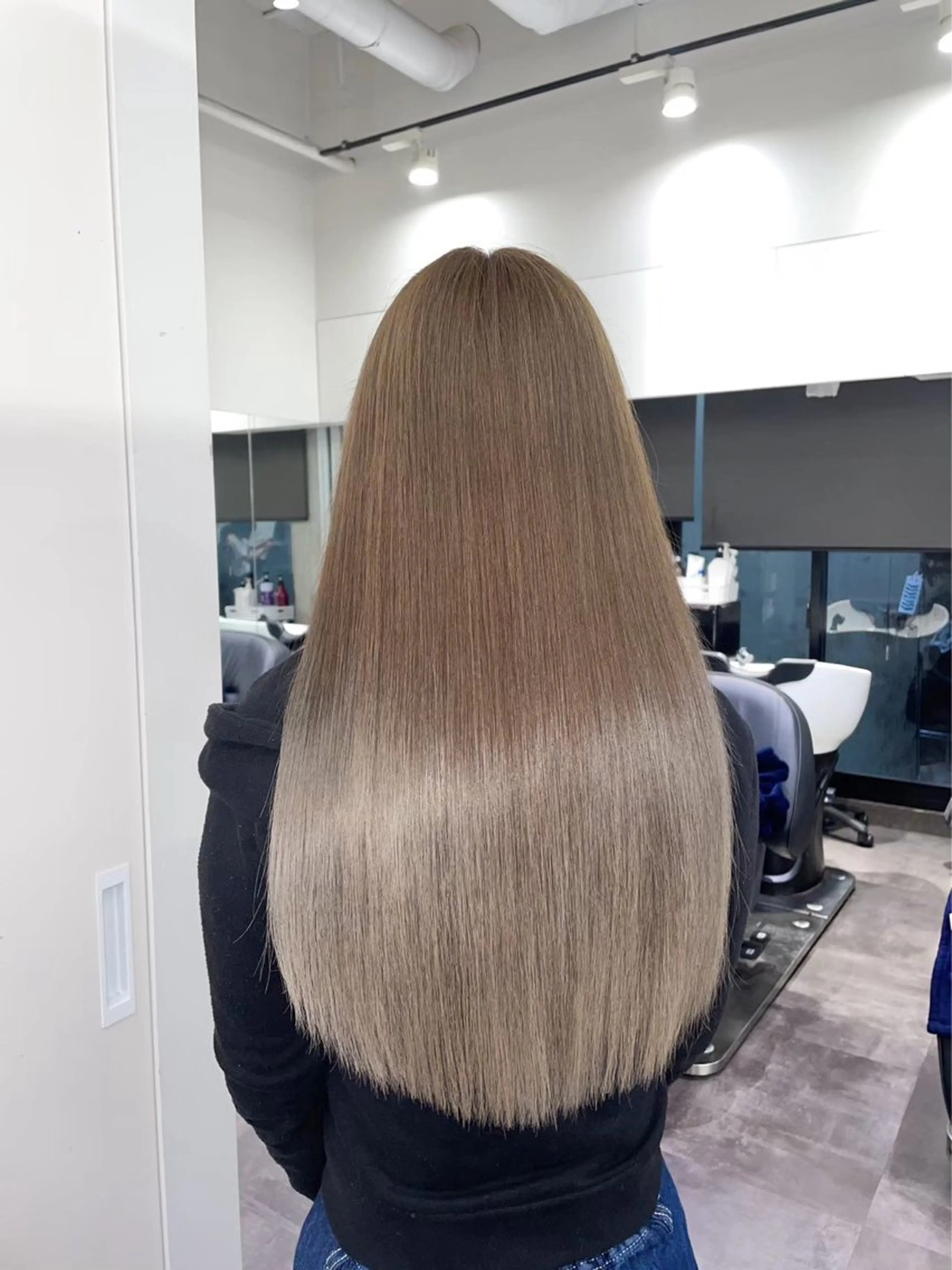 ロング カラー シールエクステ ベージュカラー ブリーチ ブロンド ブロンドベージュ 🦋韓国hair🦋 エクステ店長sakiのヘアスタイル