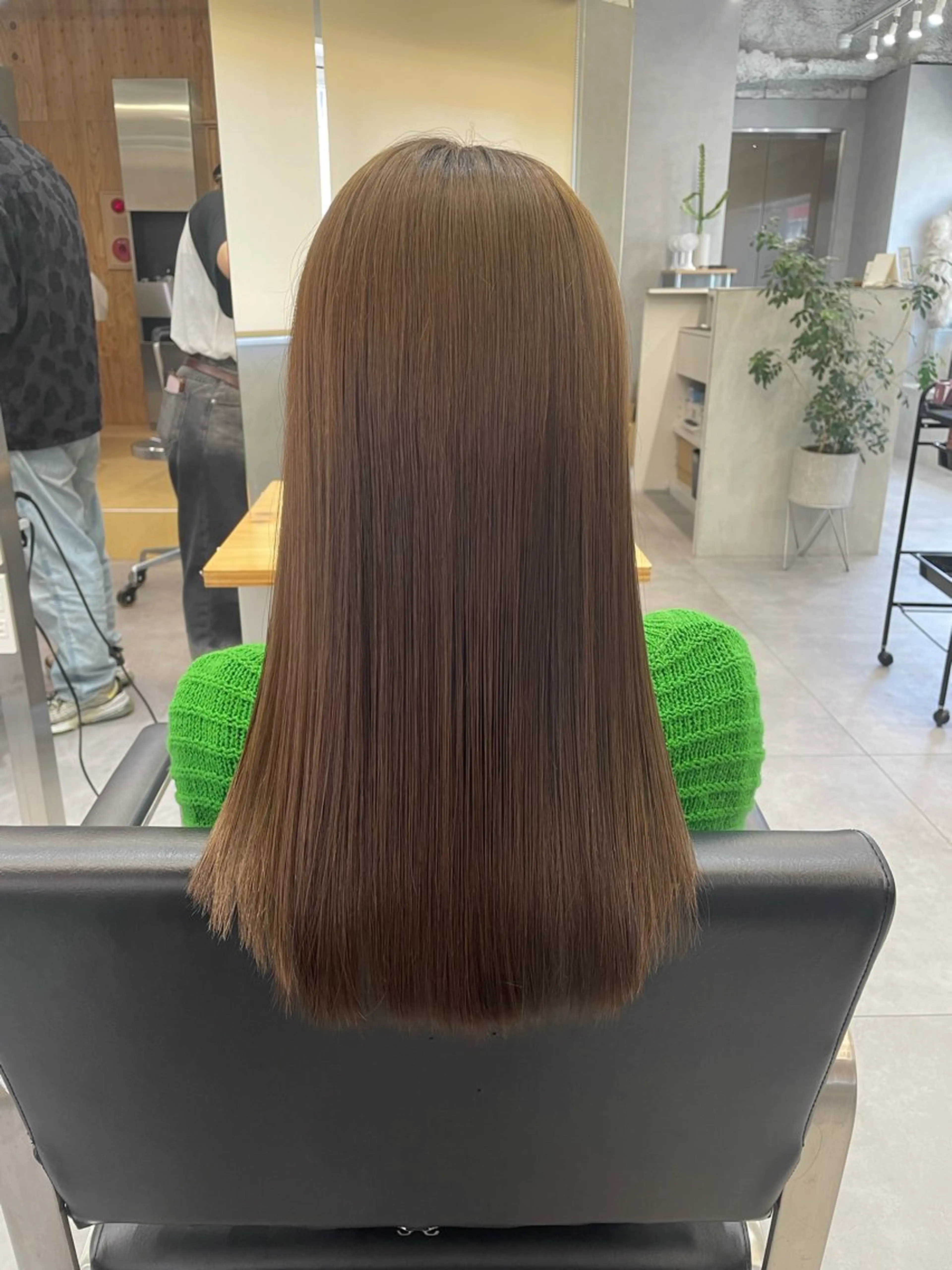 セミロング 髪質改善 カット 縮毛矯正 トリートメント shes梅田 はまもとのヘアスタイル