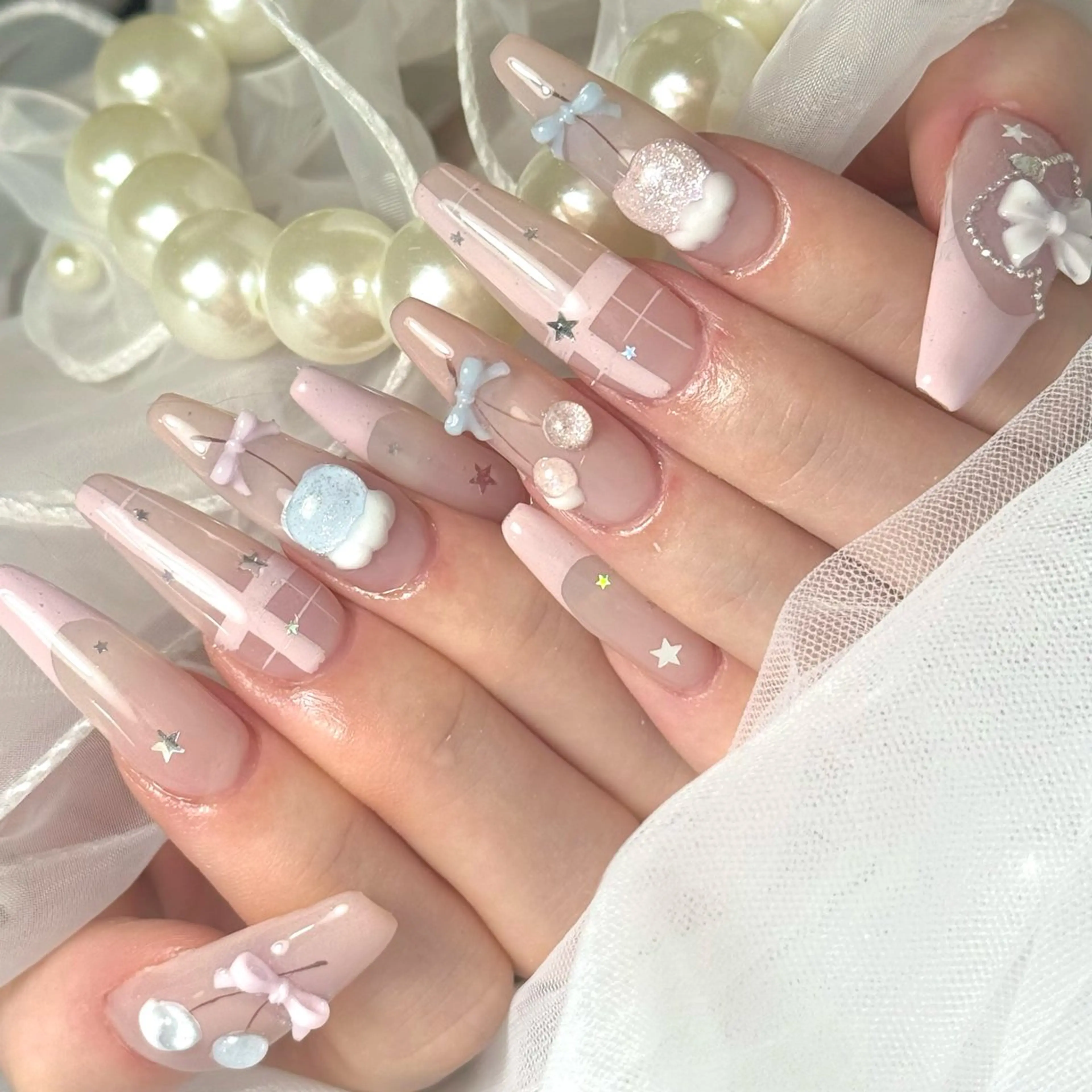 ネイル ハンドネイル ルシイ🎀新宿長さ 出しパーツ専門店のネイルデザイン
