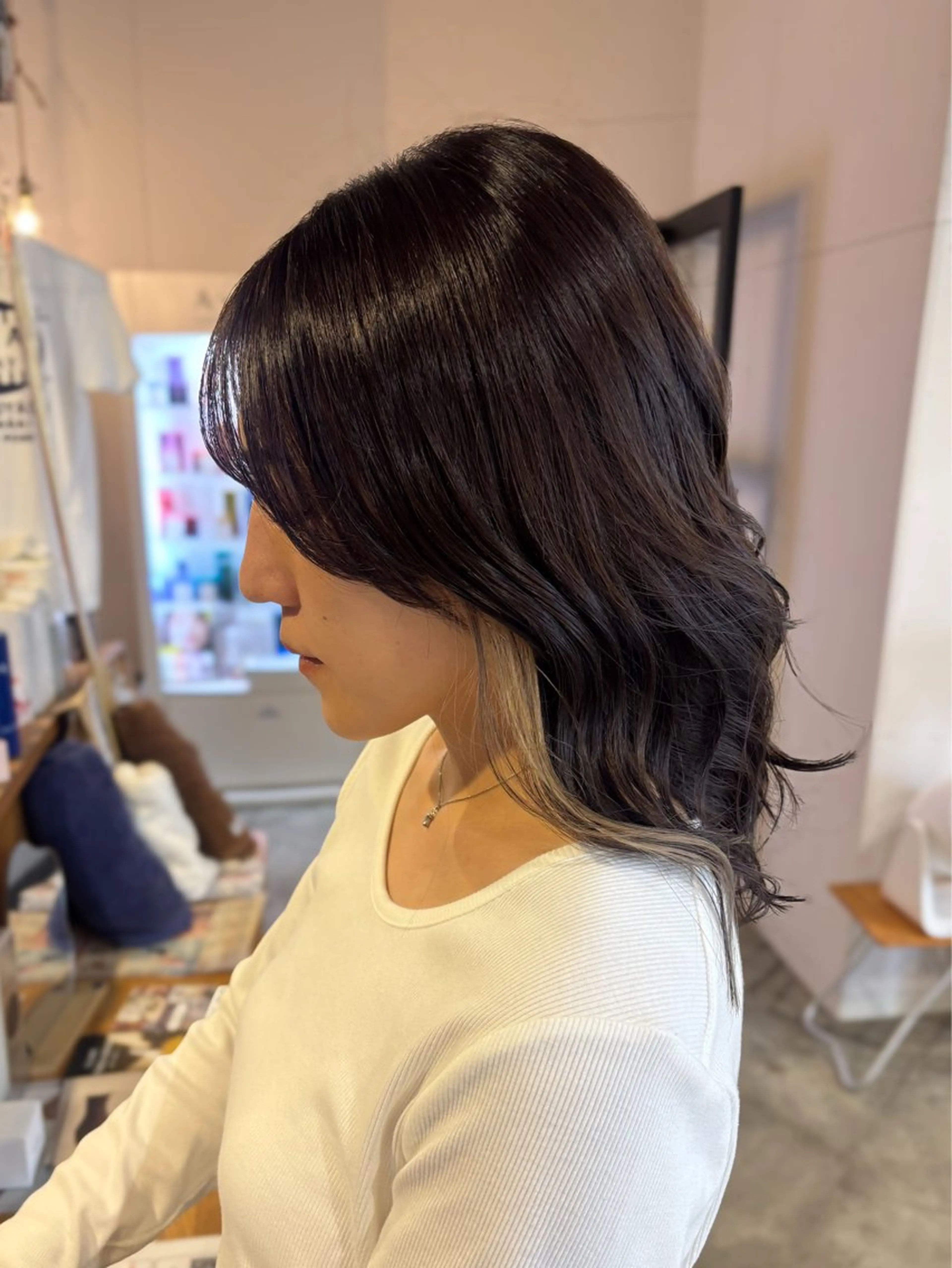 カラー ベージュカラー イヤリングカラー グレージュ はっとり ななせのヘアスタイル