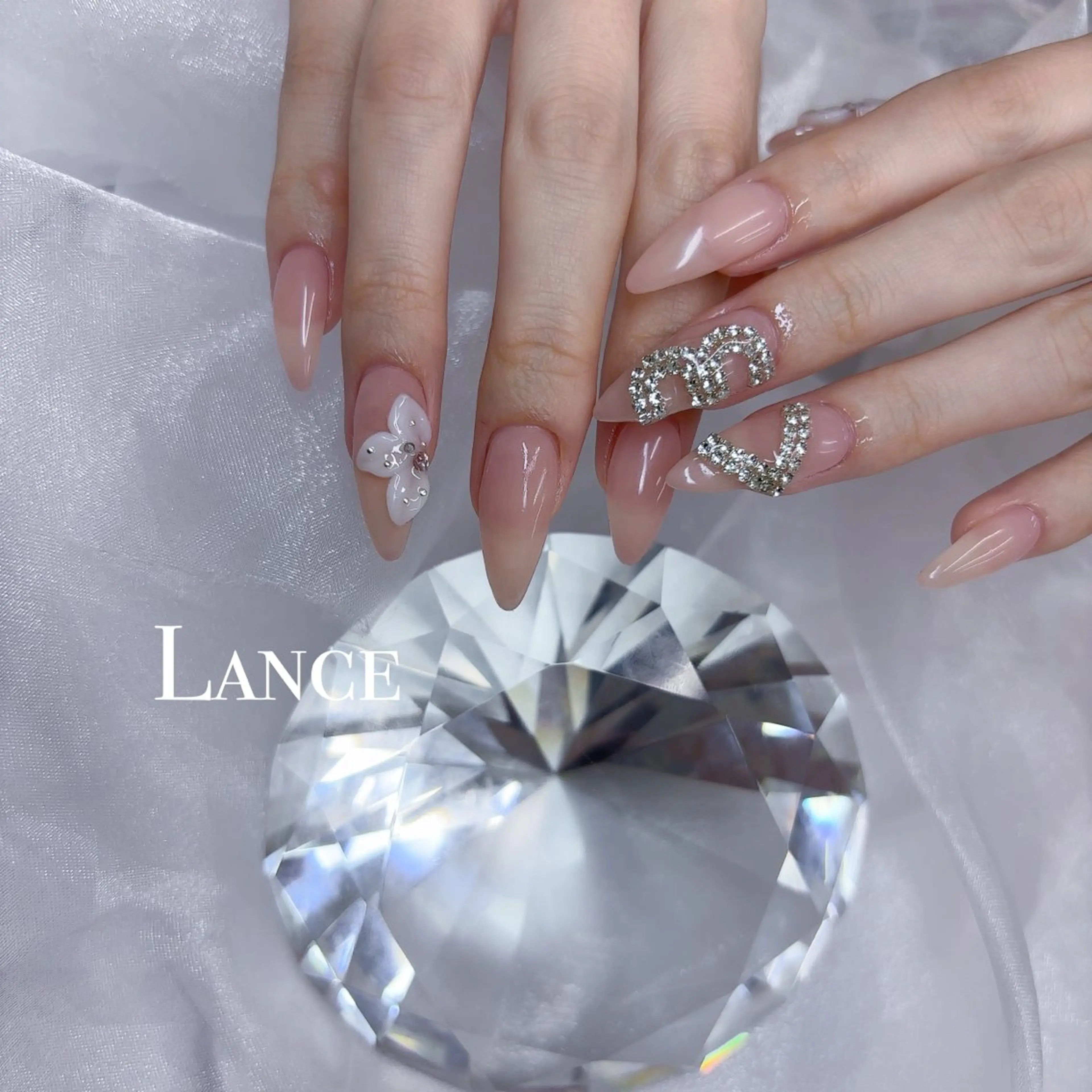 ネイル オーロラネイル フットネイル フレンチネイル ガラスフレンチ 氷ネイル・うるうるネイル ハンドネイル Lance nailのネイルデザイン