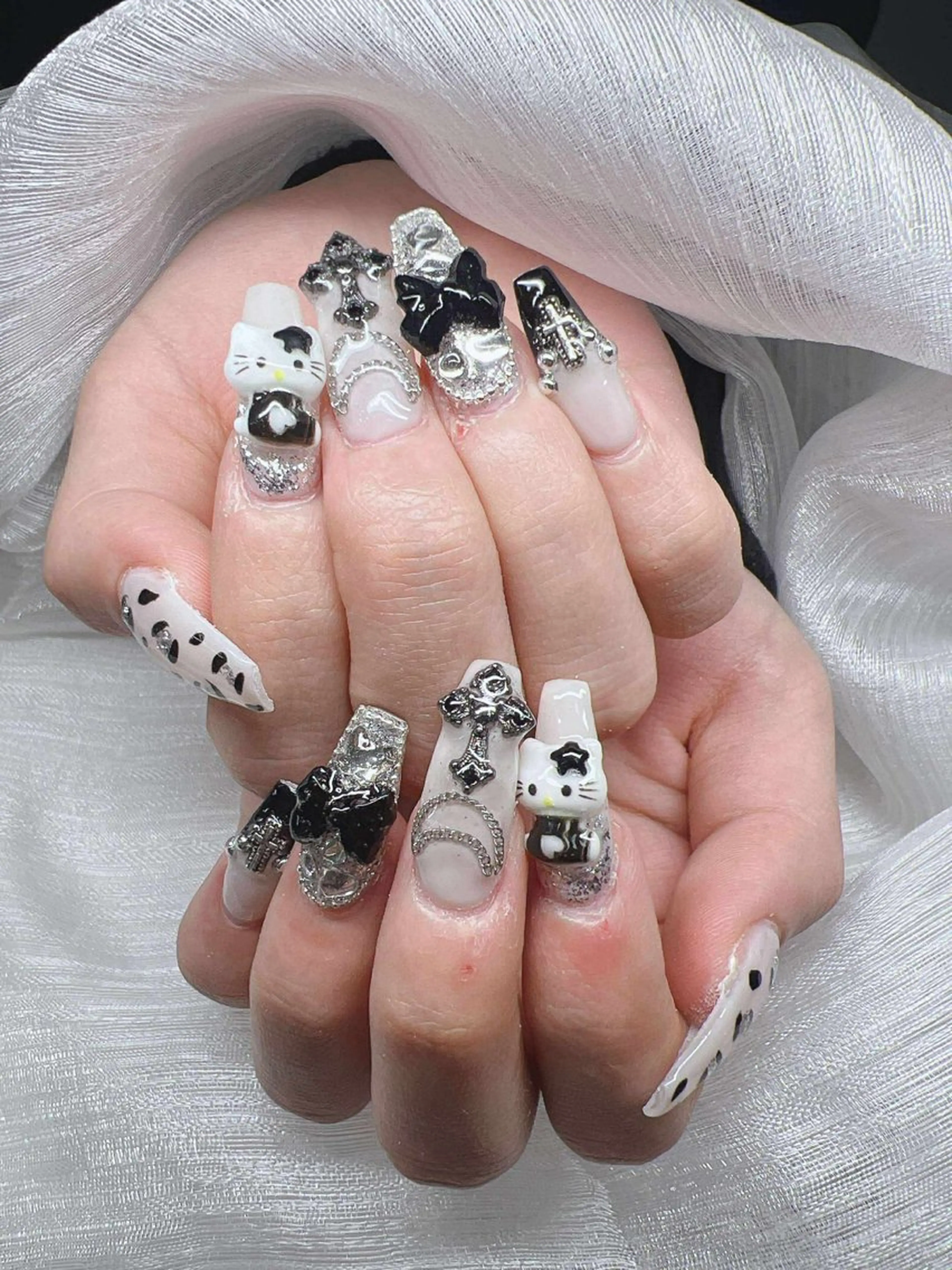 ネイル 長さ出し グラデーション 卒業式 キラキラネイル マグネットネイル ハンドネイル Lee Nailsのネイルデザイン