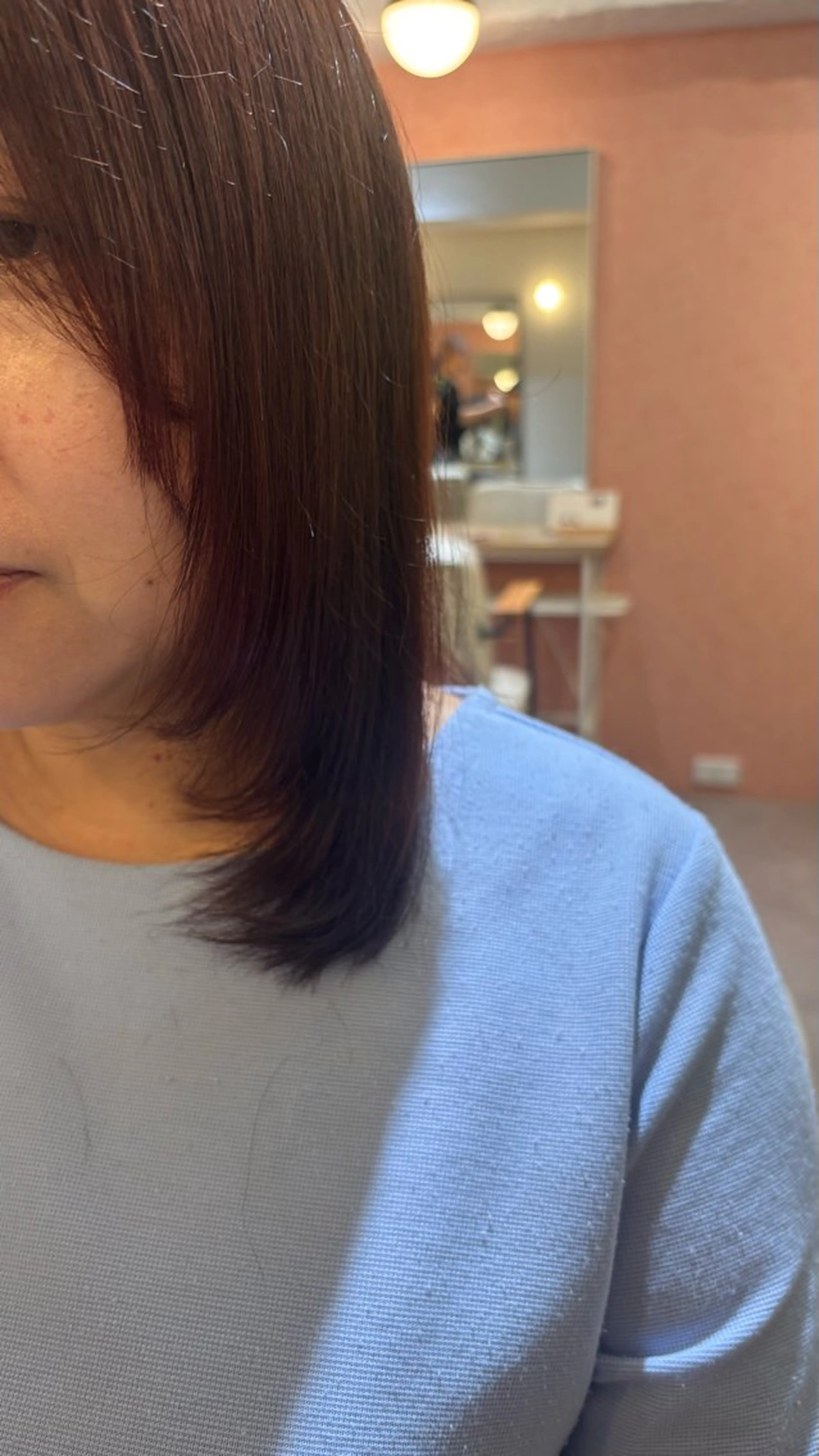 ミディアム 顔周りカット レイヤーカット カット ヘアカラー トリートメント 平出 千尋のヘアスタイル