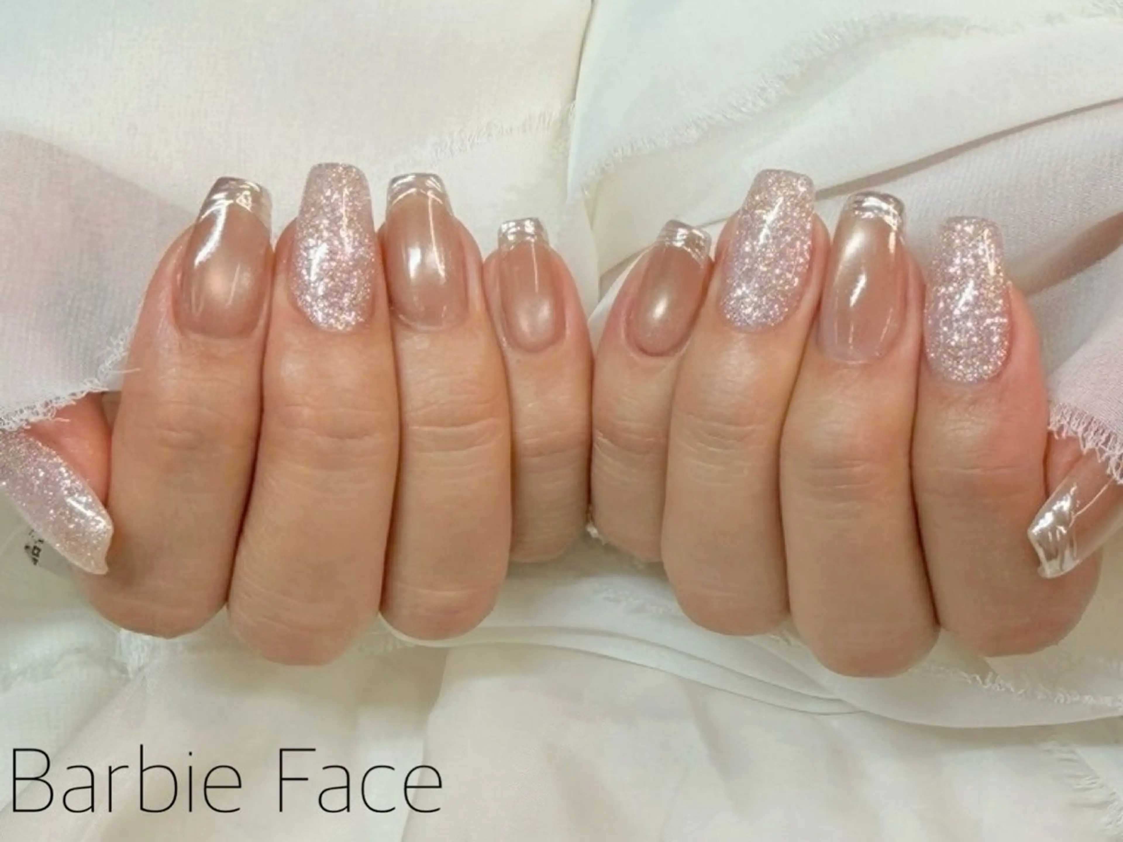 ネイル ハンドネイル Barbie Faceのネイルデザイン